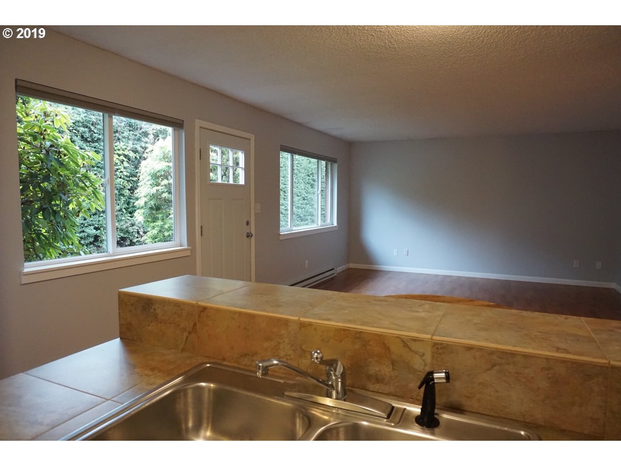 Photo #3: 19319985 Listing 