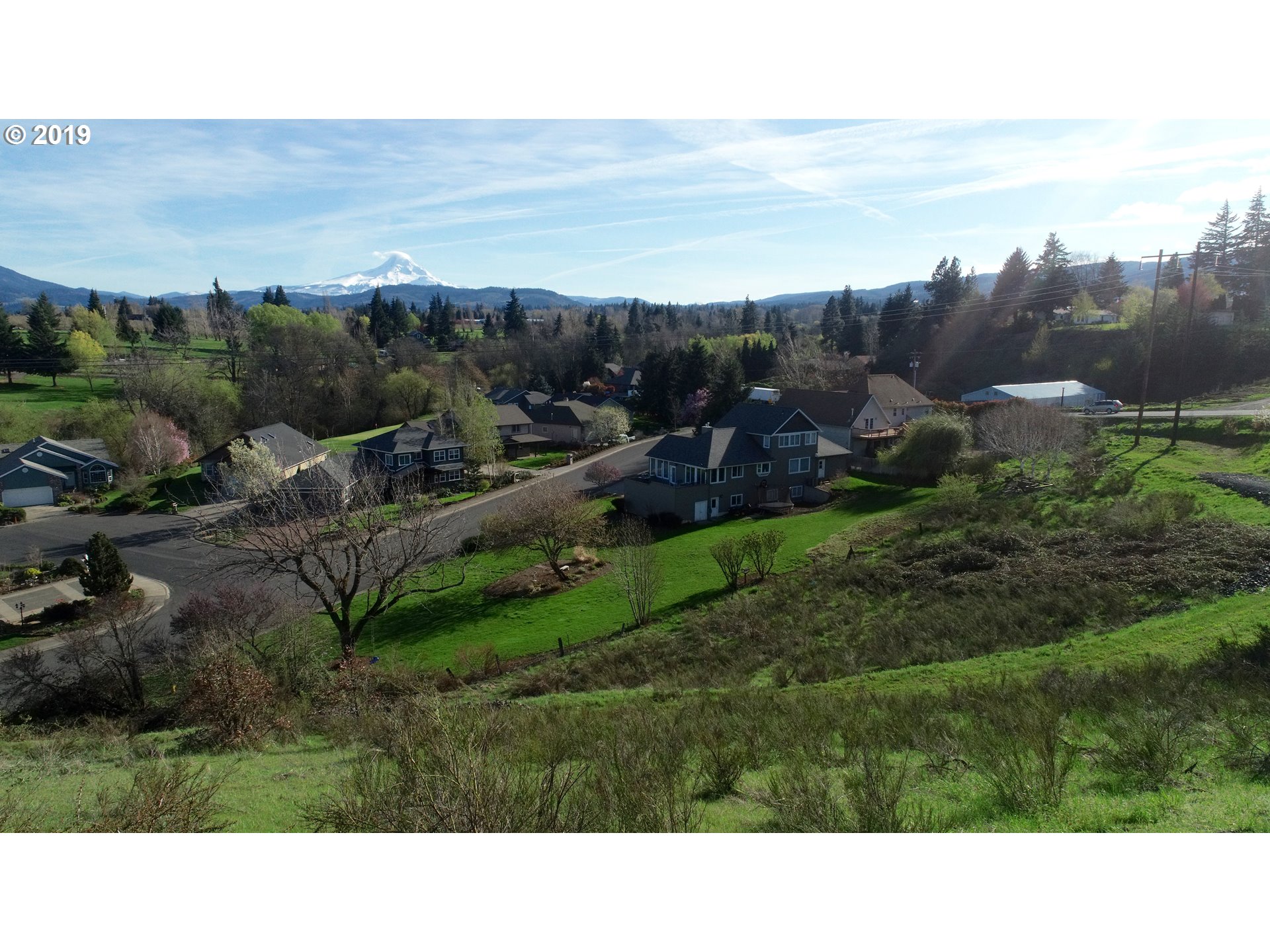 Photo of 1005 INDIAN CREEK RD Hood River OR 97031