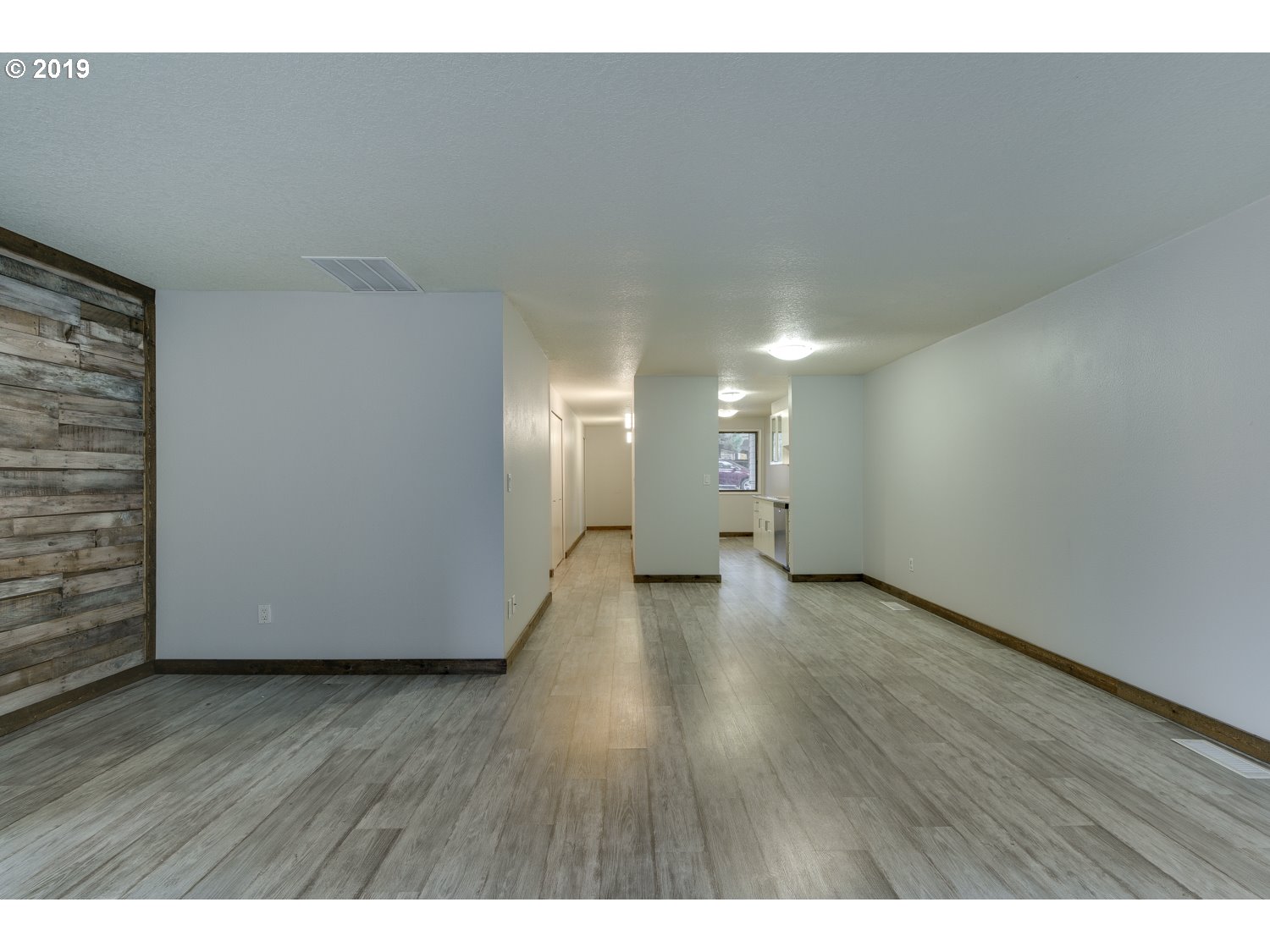 Photo #6: 19346193 Listing 