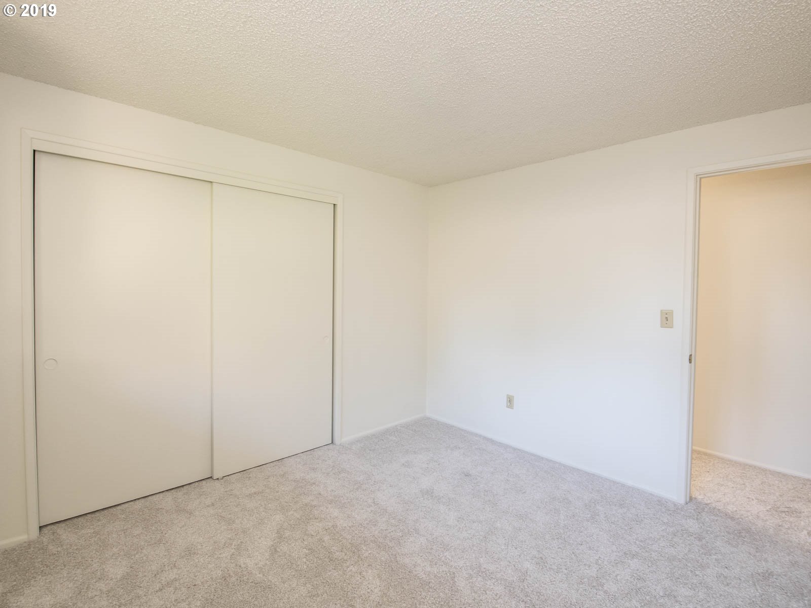 Photo #6: 19367645 Listing 