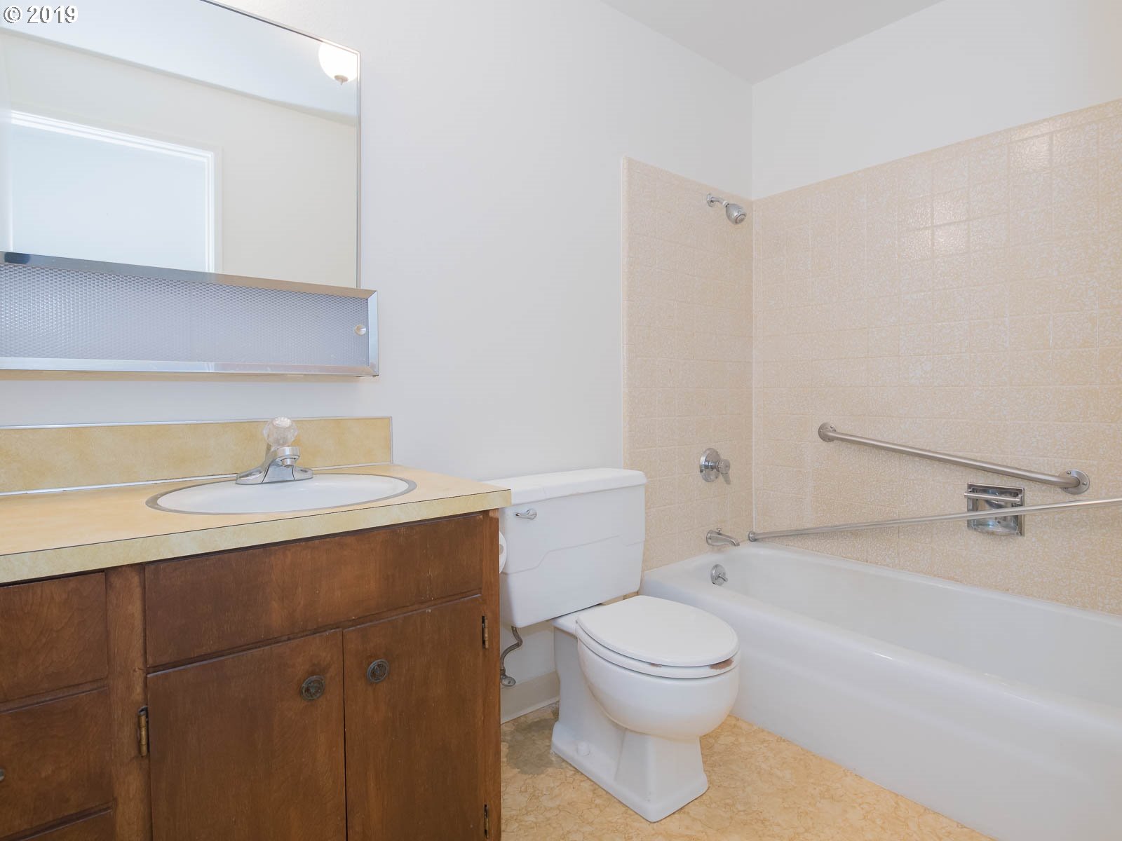 Photo #2: 19367645 Listing 