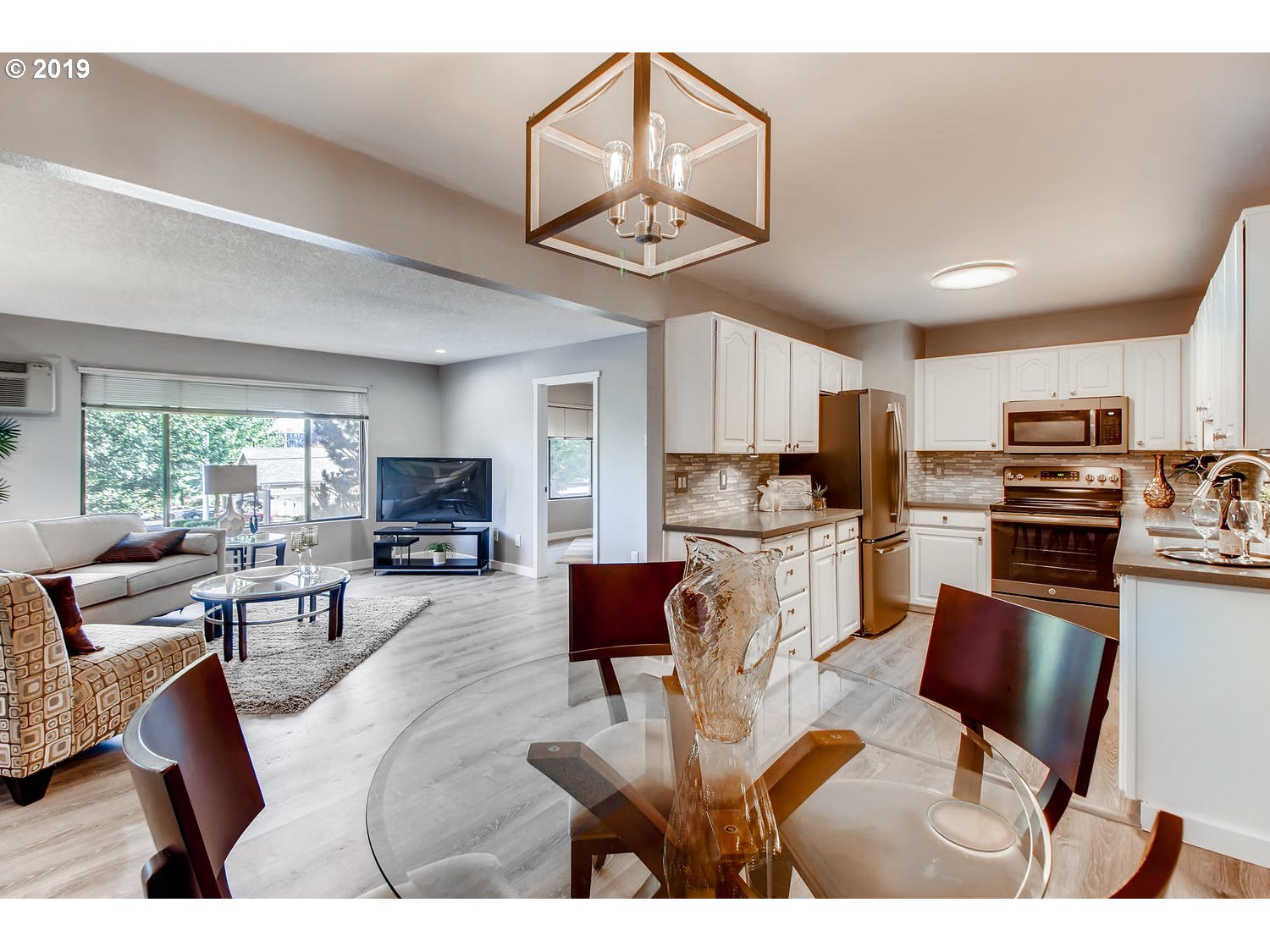 Photo #5: 19371978 Listing 