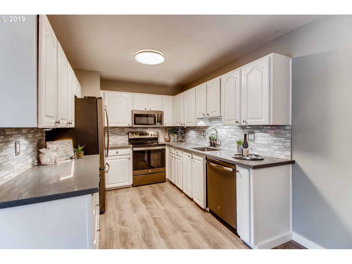 Photo #6: 19371978 Listing 