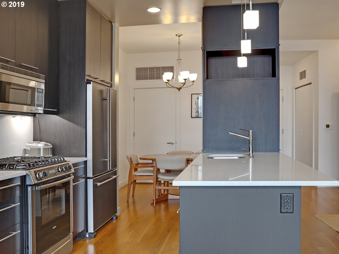 Photo #5: 19380564 Listing 