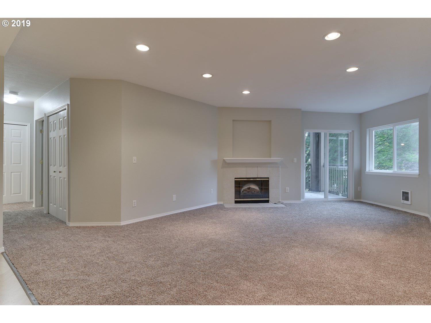 Photo #5: 19392071 Listing 