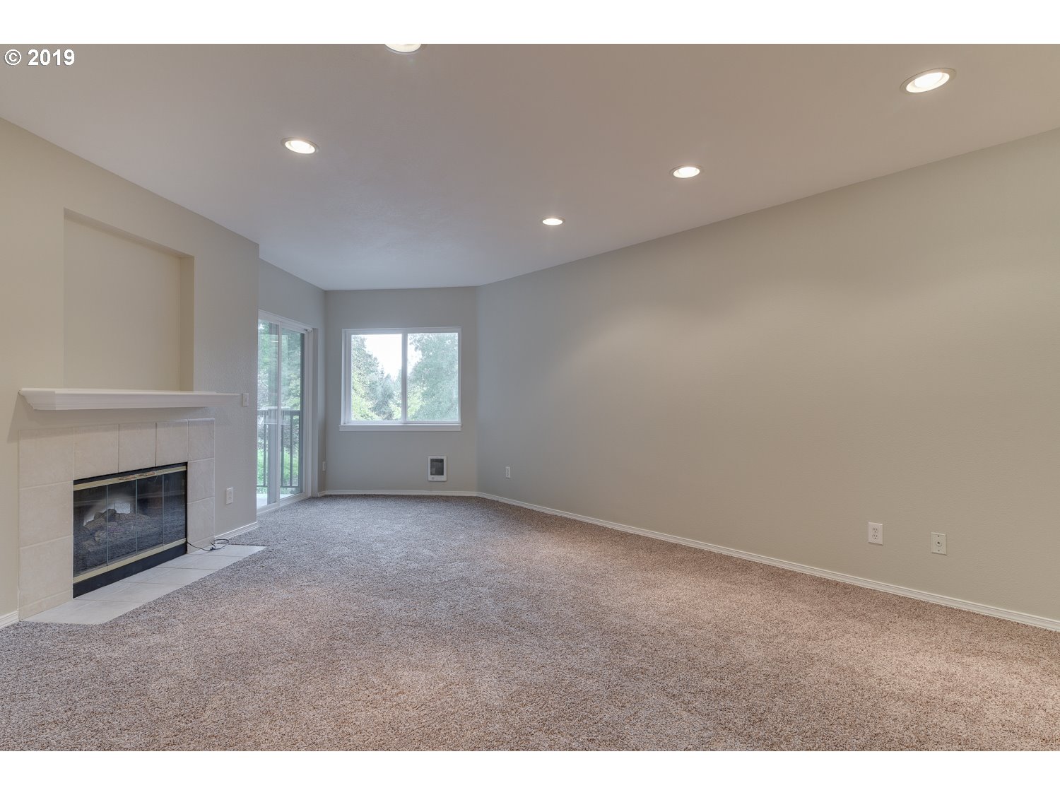 Photo #6: 19392071 Listing 