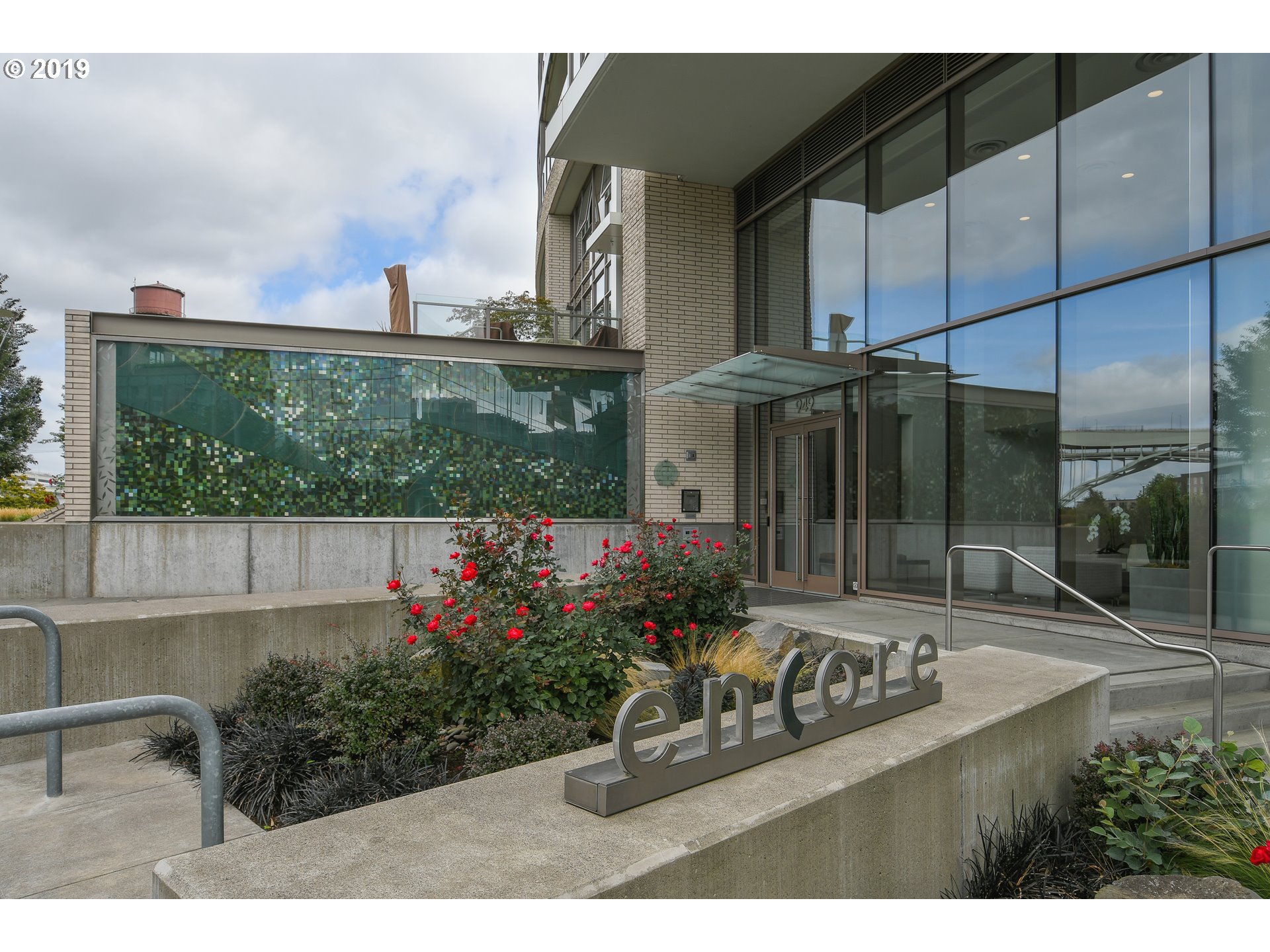 Photo #4: 19398414 Listing 