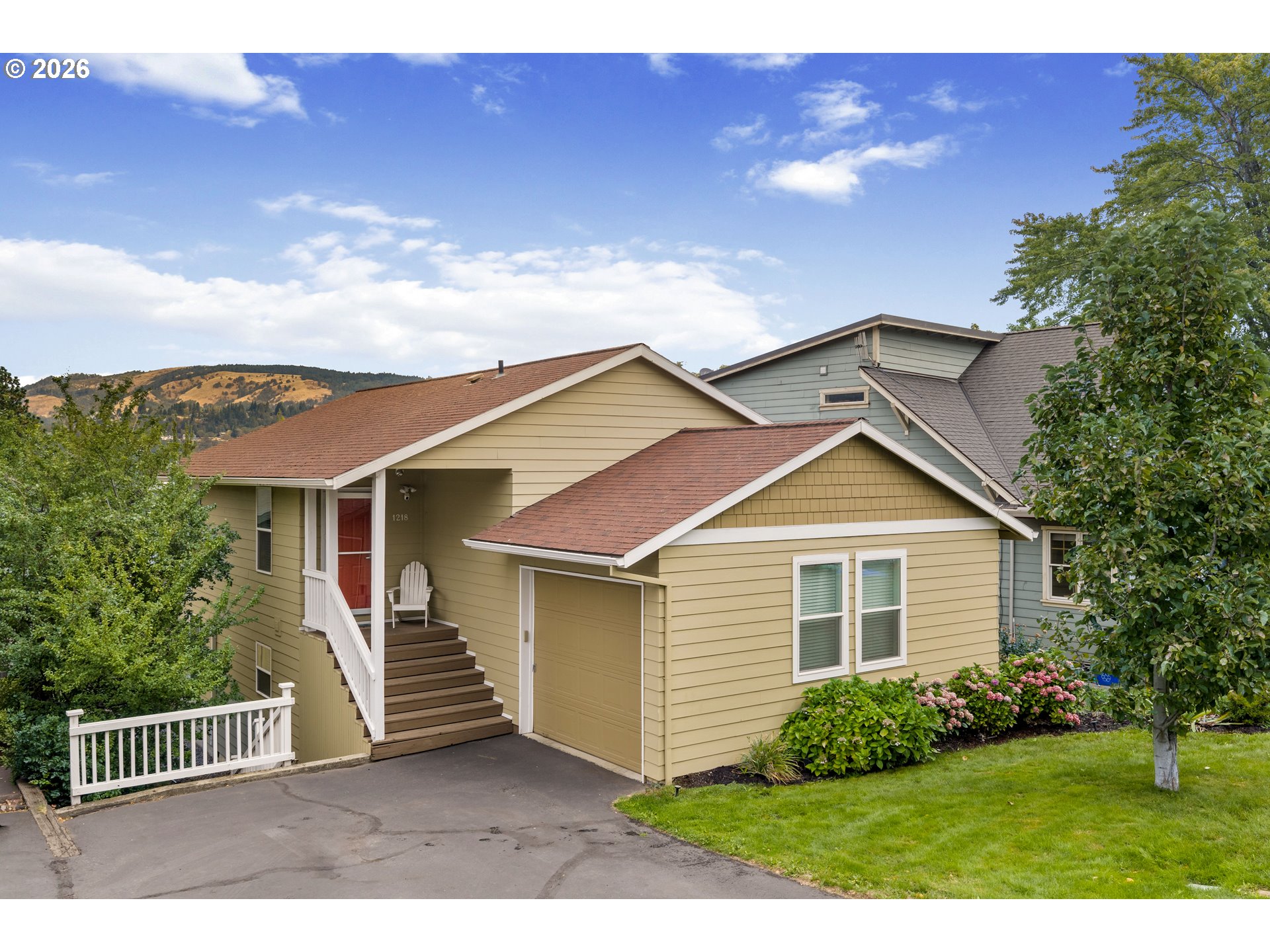 1218 LINCOLN ST, Hood River, OR 97031, Hood River