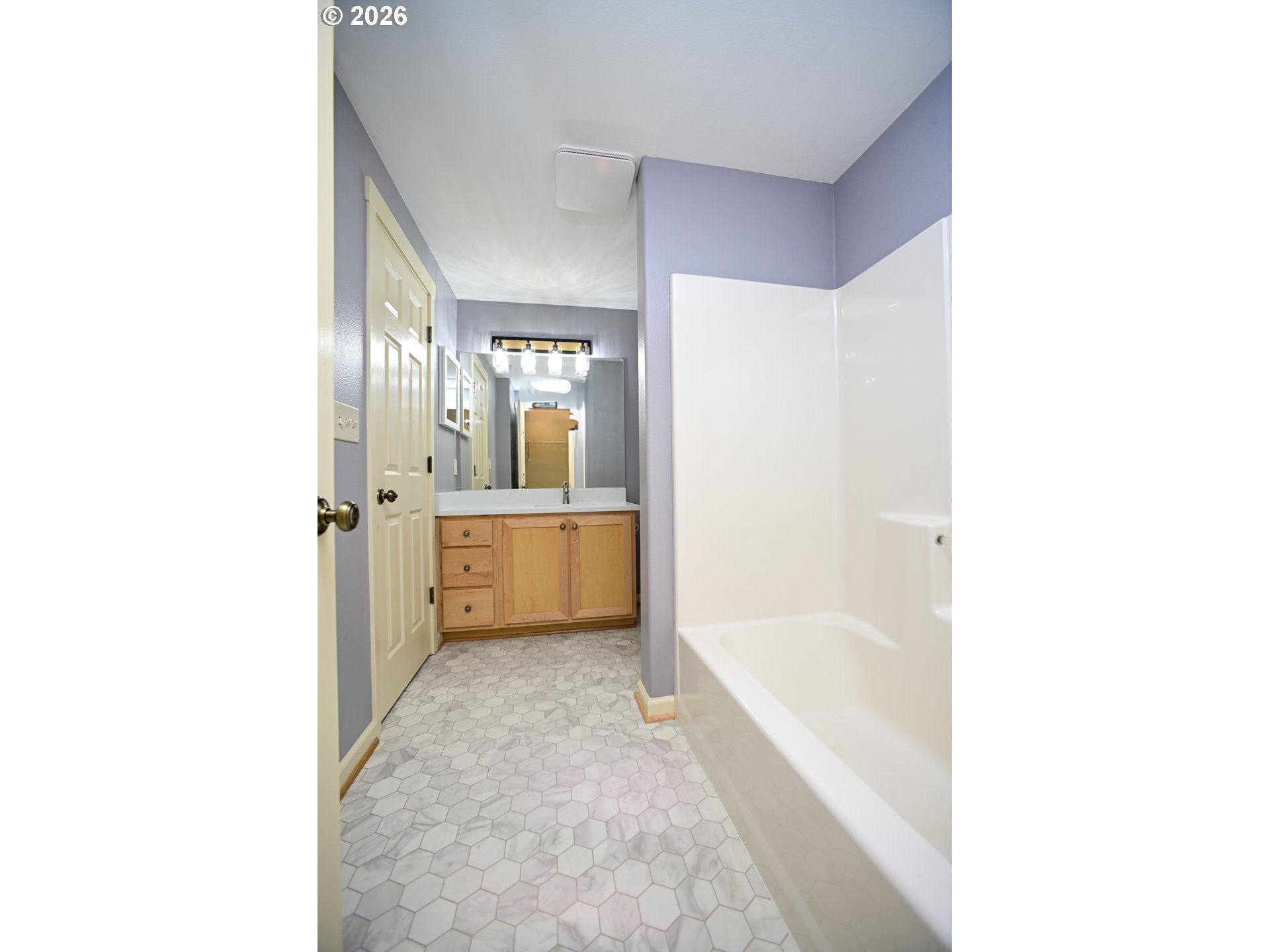 Photo #12: 194114680 Listing: Photo #12