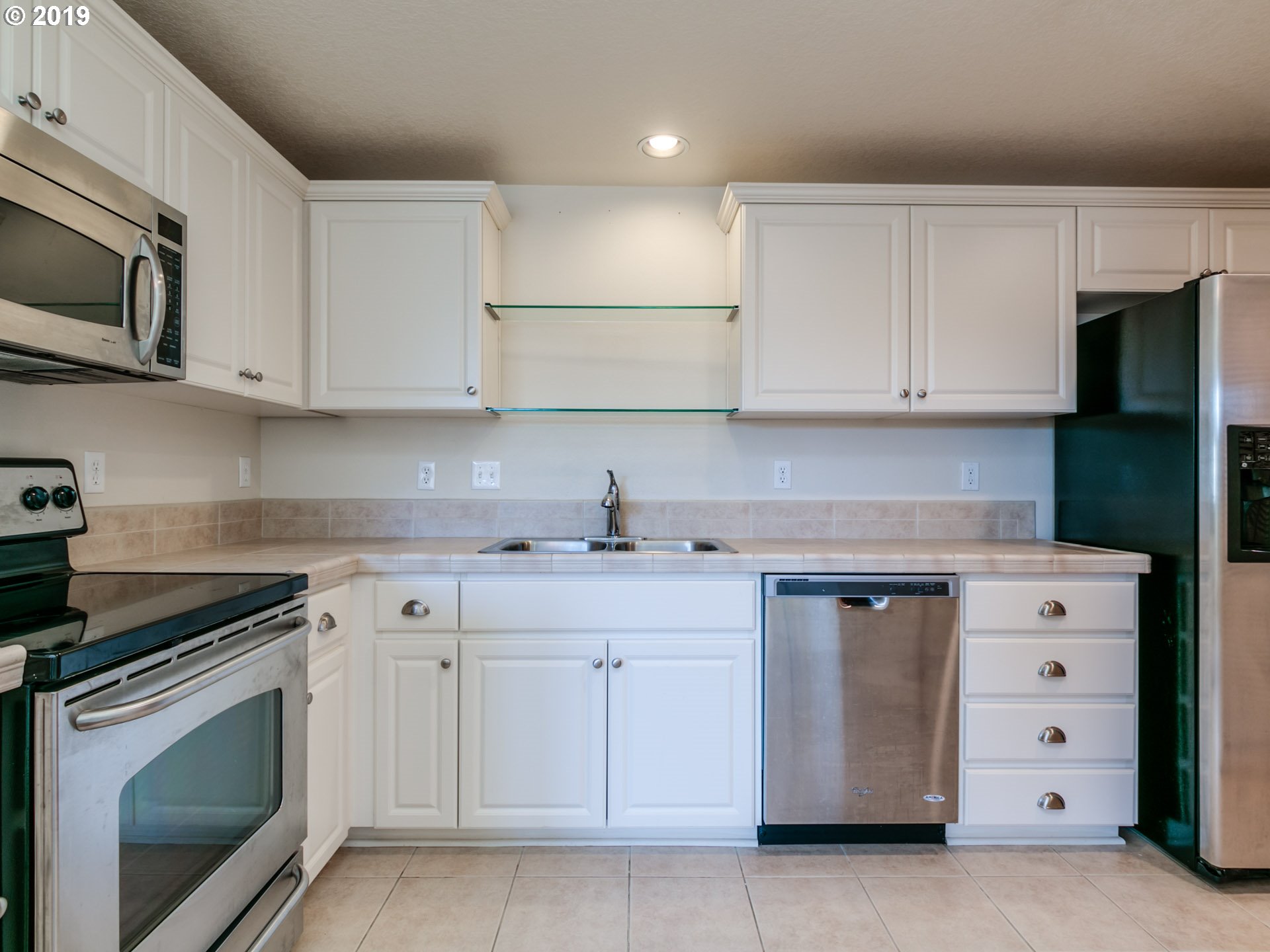 Photo #3: 19413823 Listing 