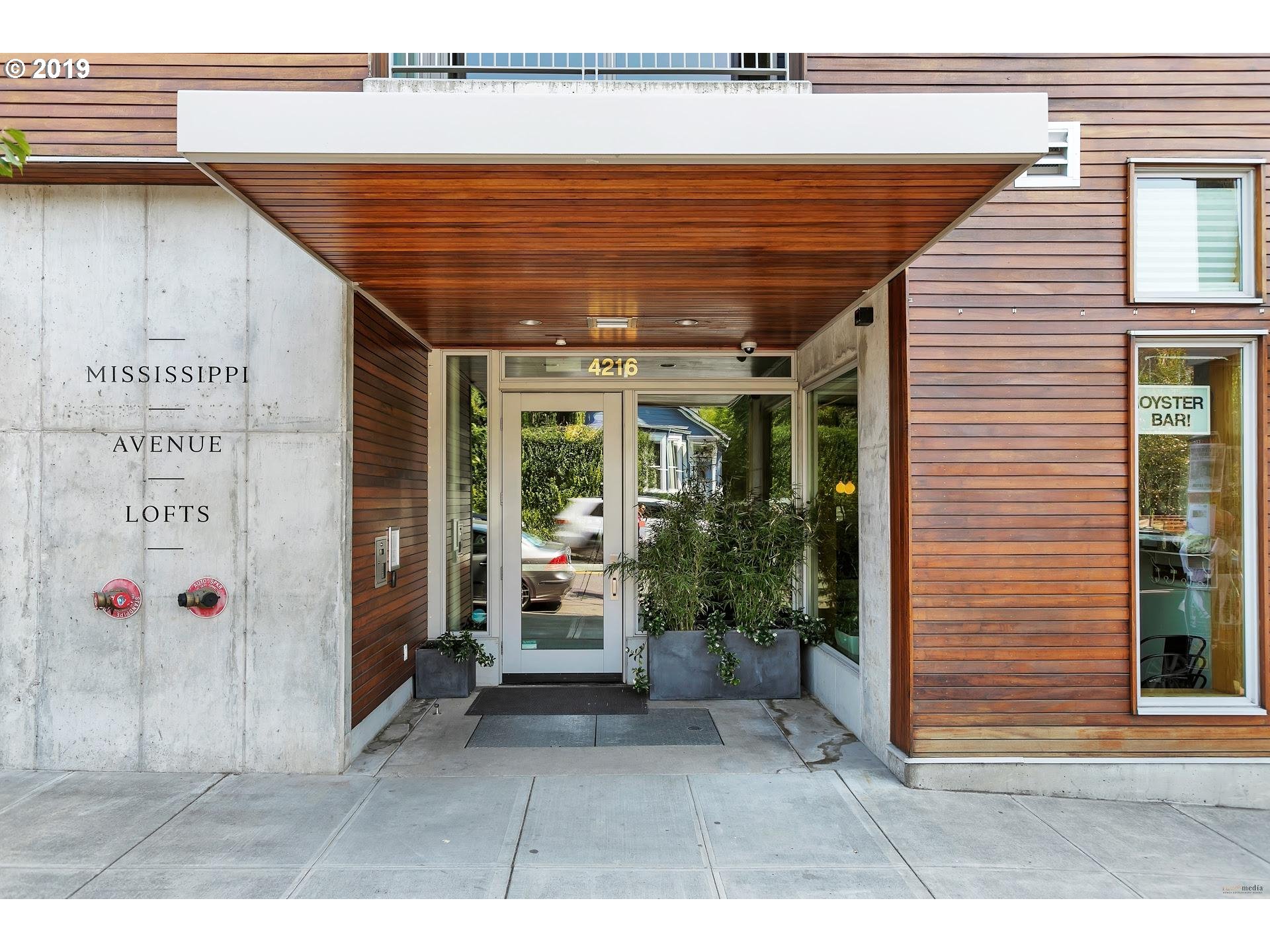 Photo #2: 19426238 Listing 