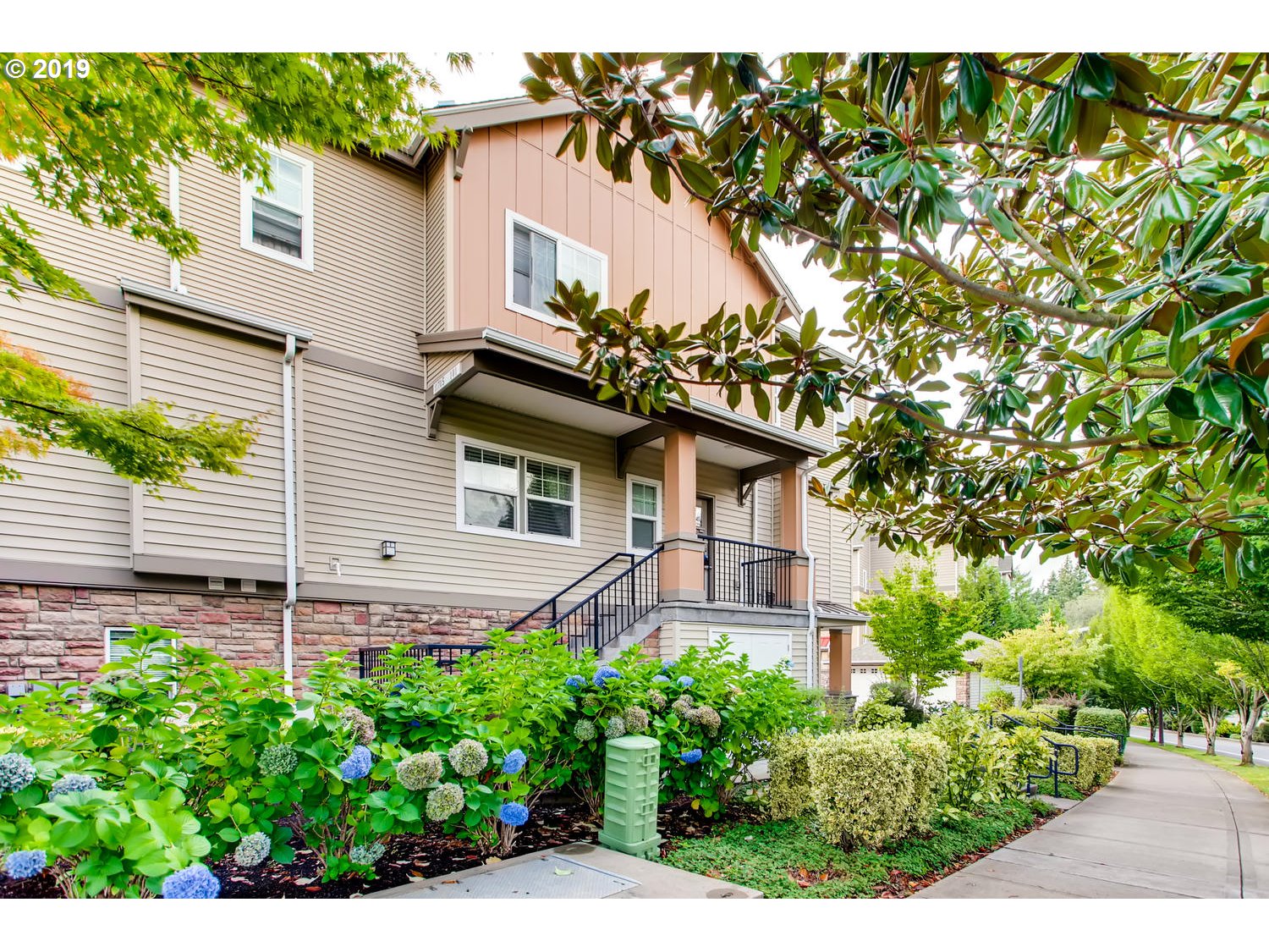 Photo #3: 19427339 Listing 