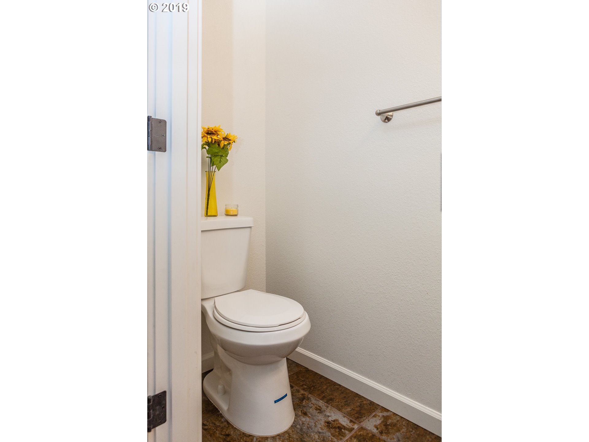 Photo #5: 19428323 Listing 