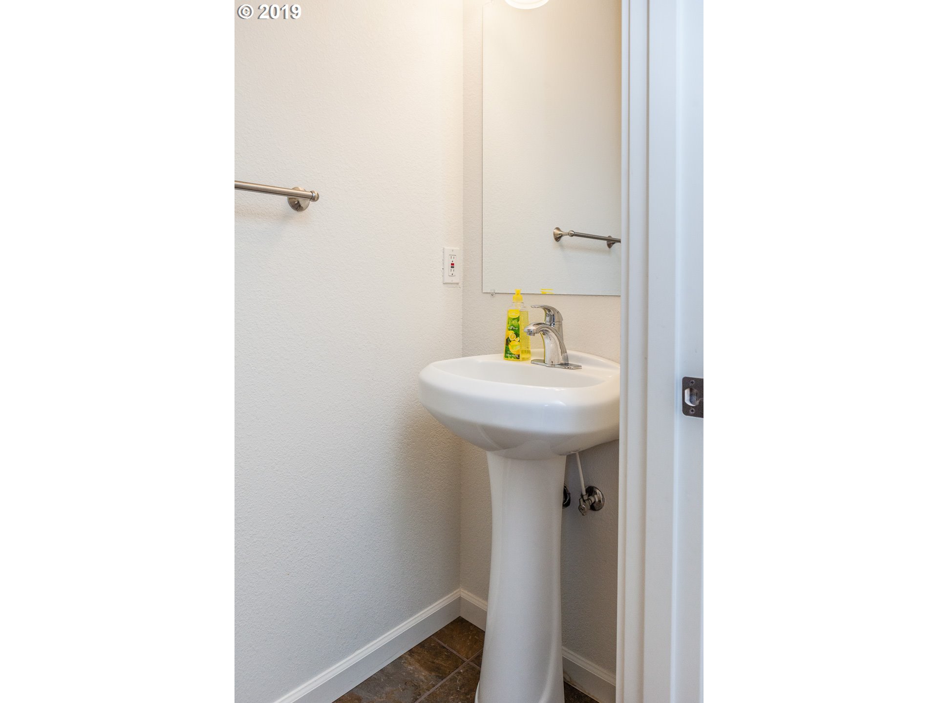 Photo #6: 19428323 Listing 
