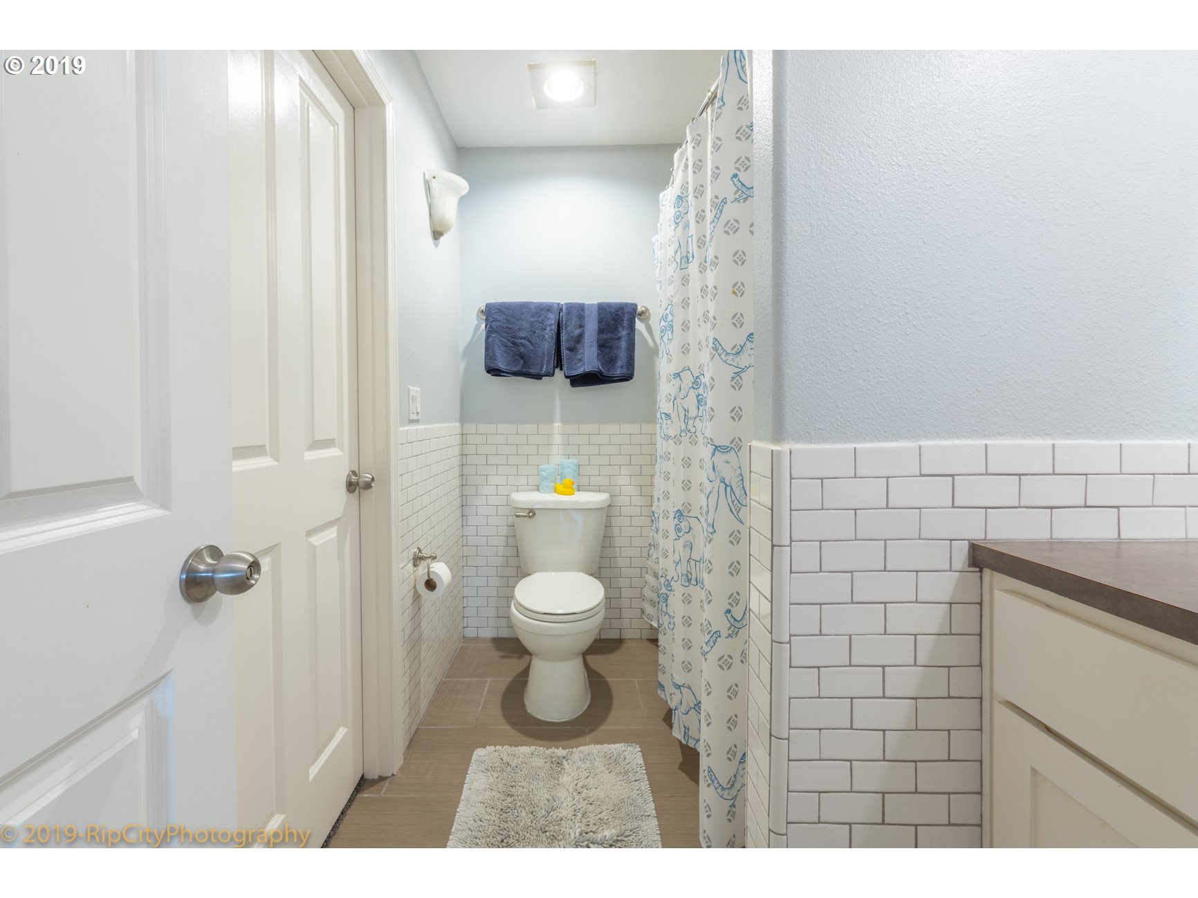 Photo #2: 19439583 Listing 