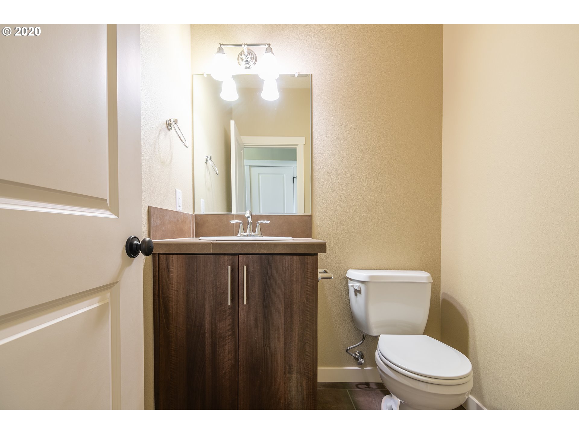 Photo #4: 19442663 Listing 