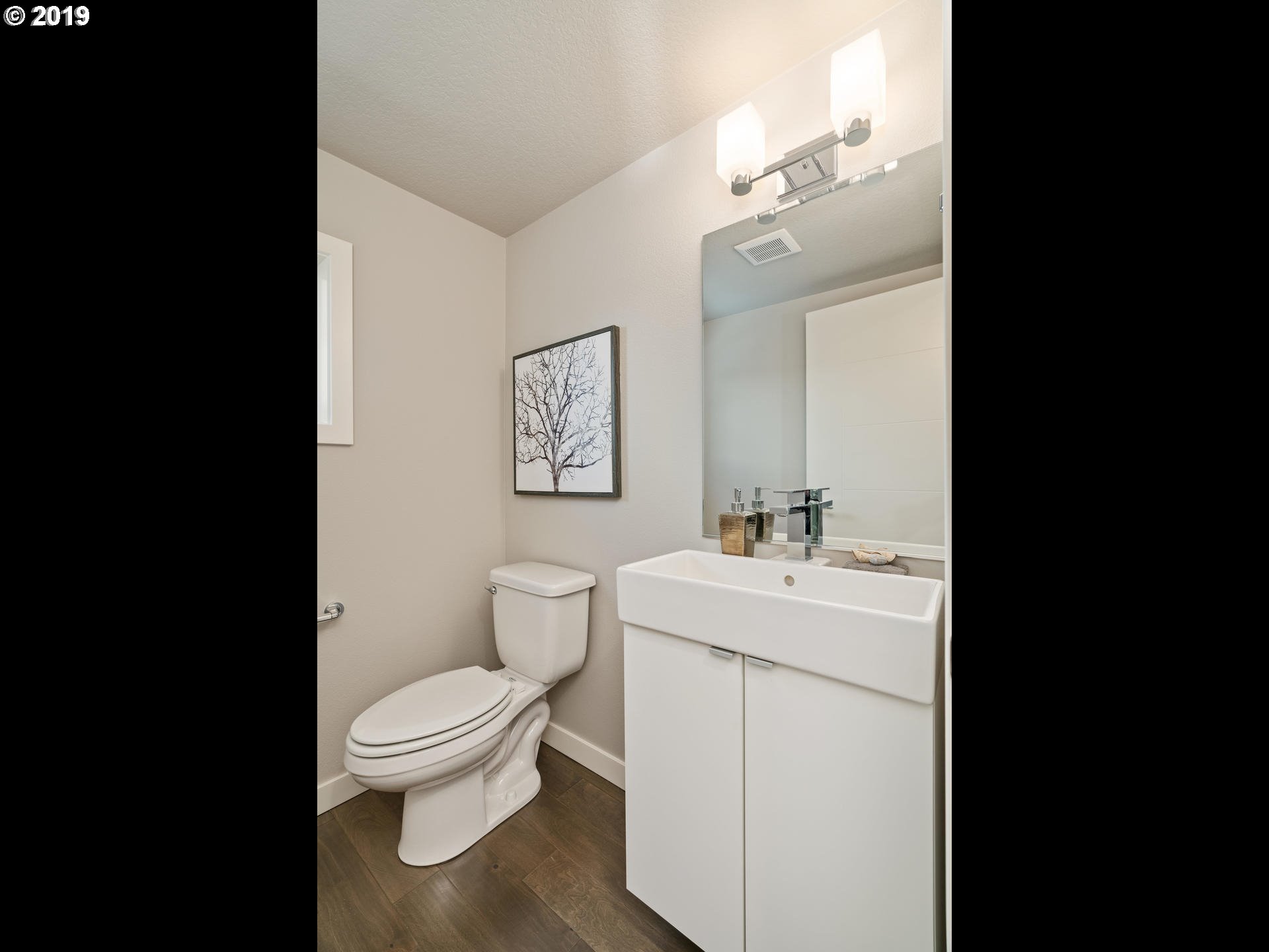 Photo #2: 19443873 Listing 