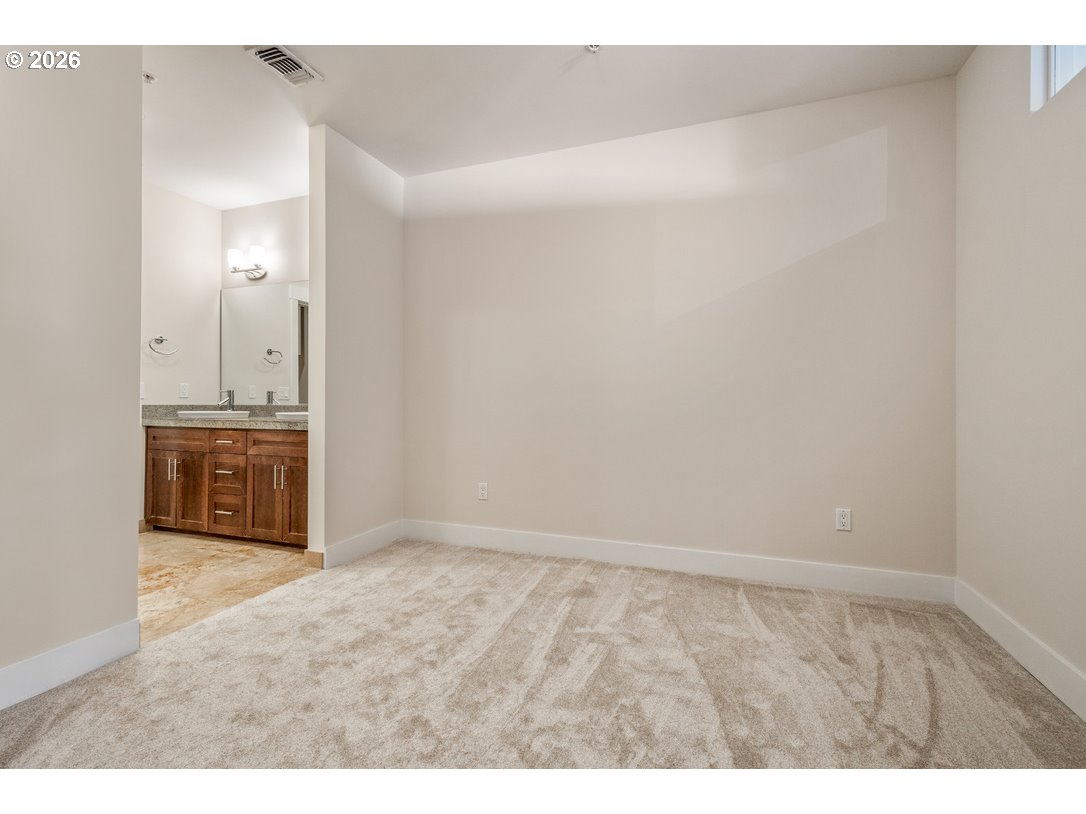 Photo #16: 194676434 Listing: Photo #16