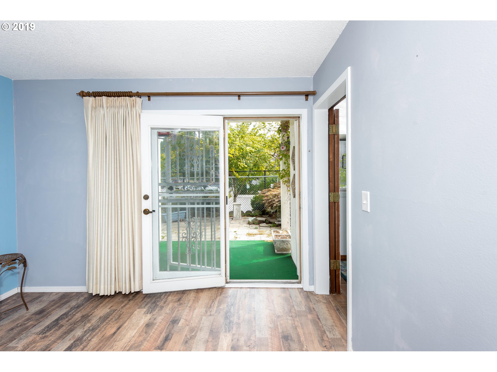 Photo #4: 19485155 Listing 