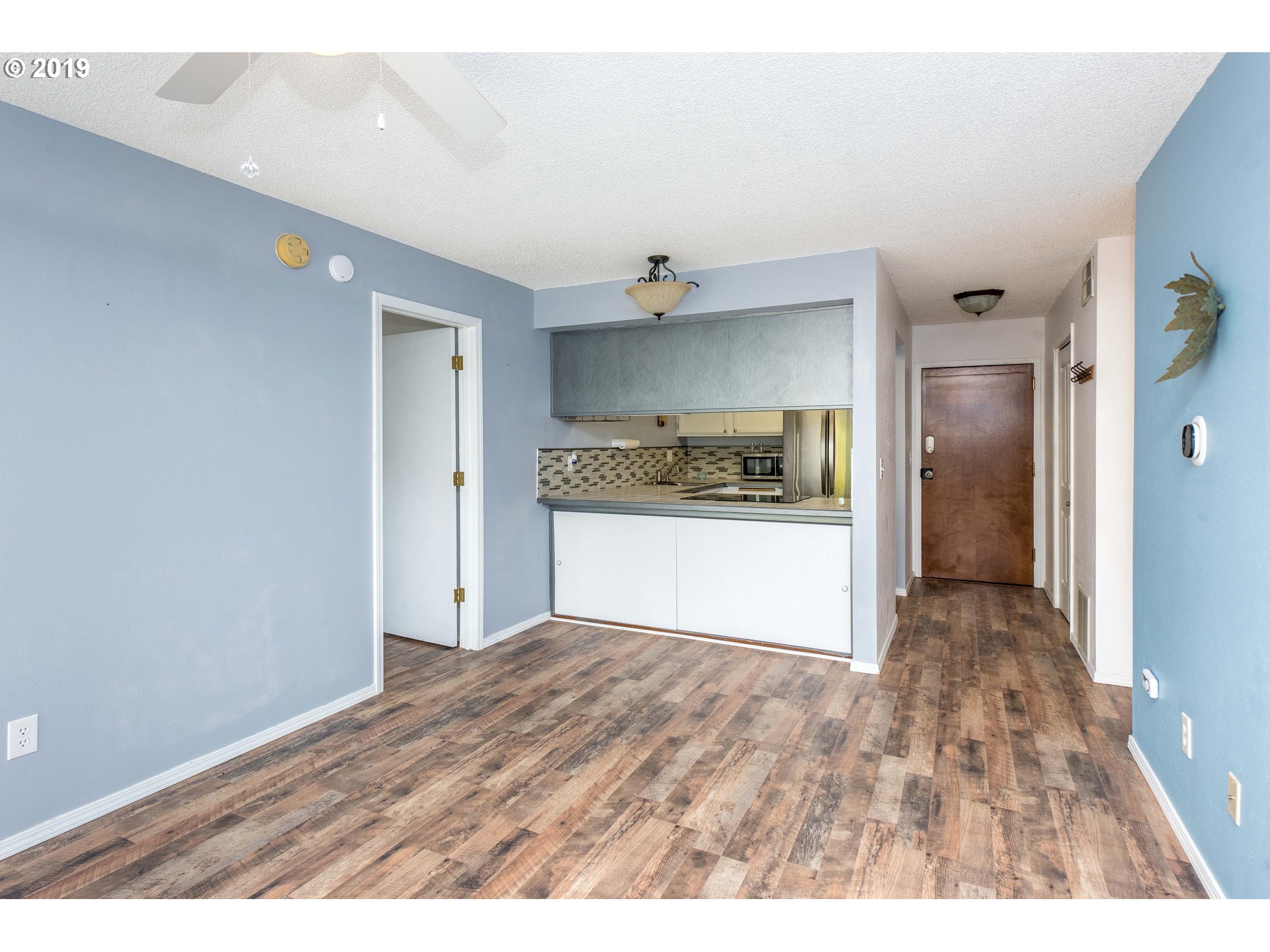 Photo #6: 19485155 Listing 