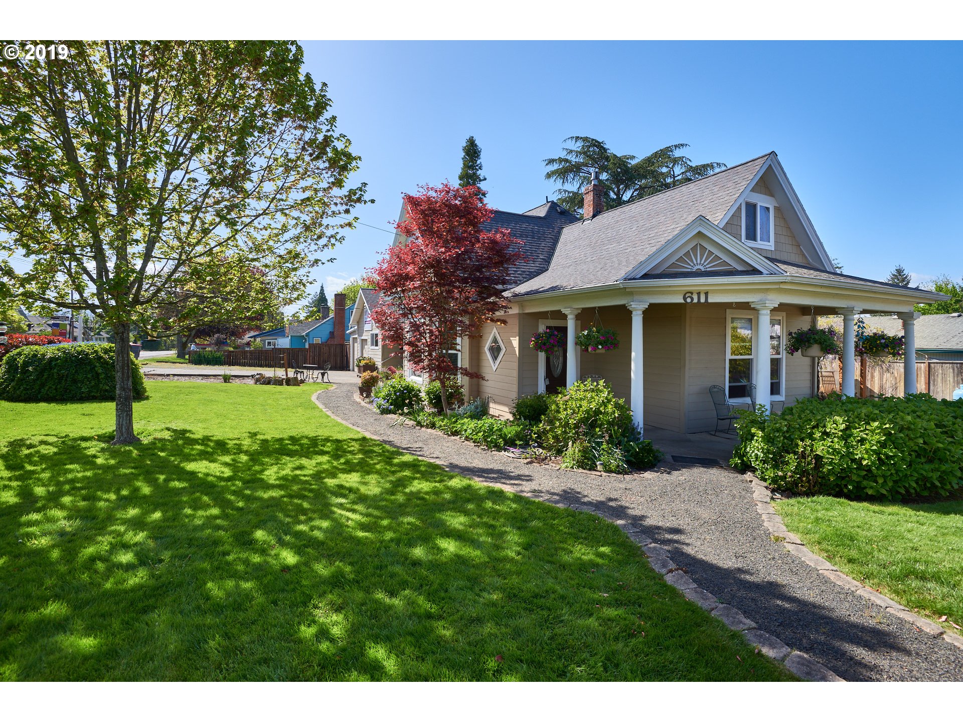 611 W Main St , Carlton, OR 97111 MLS19490137 Sold 379,900Bella Casa