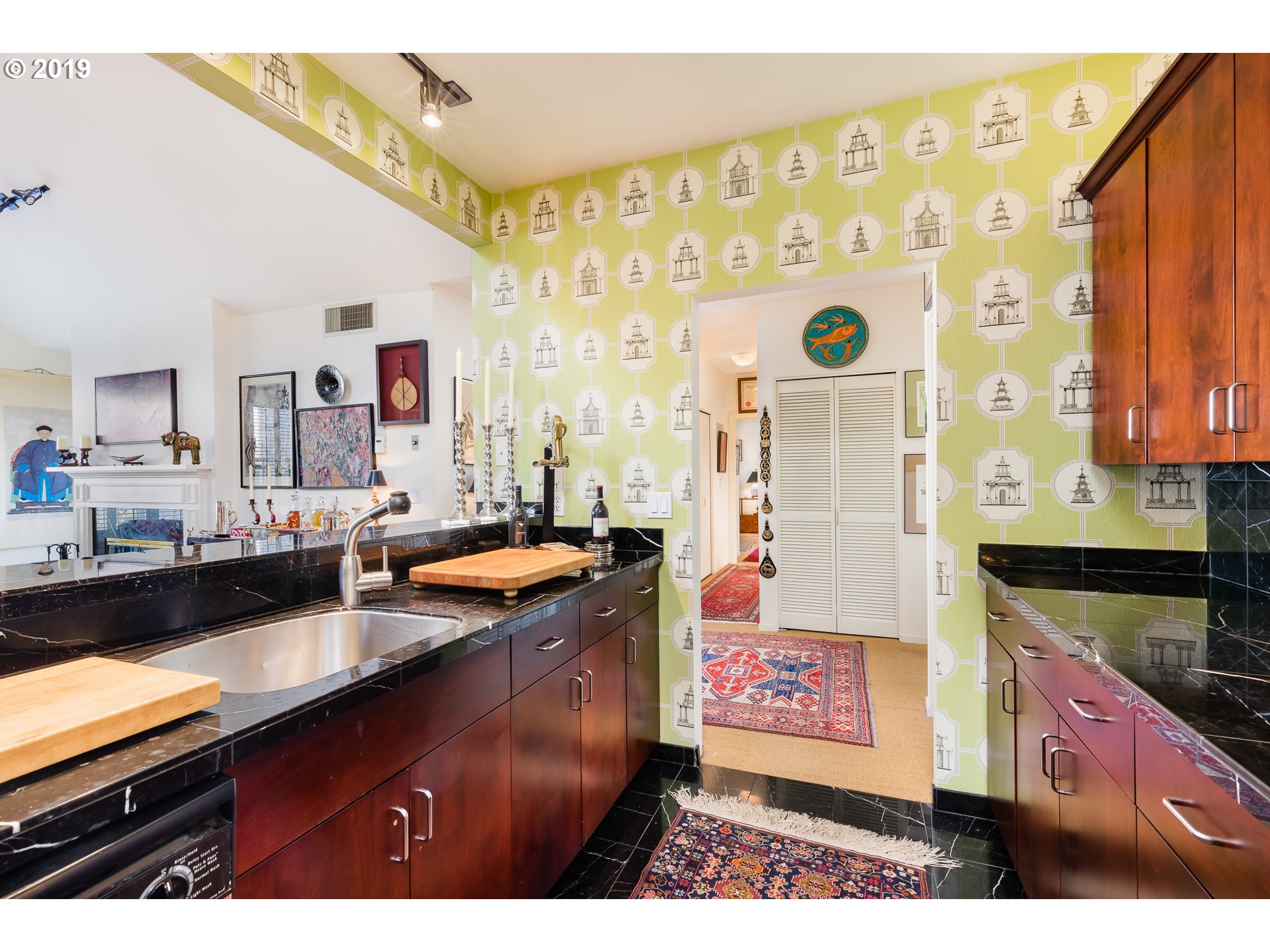 Photo #2: 19494296 Listing 