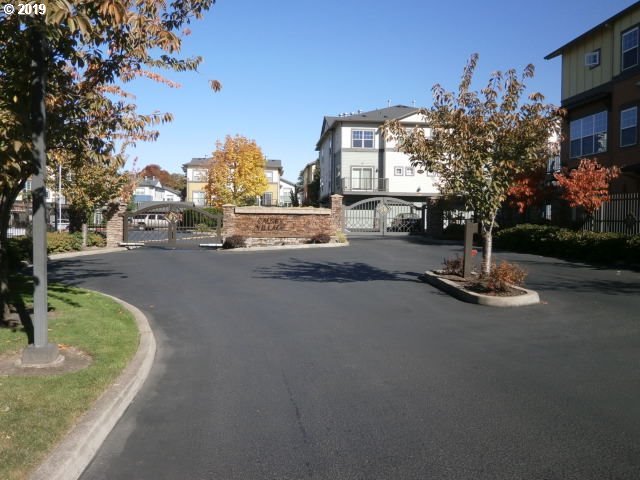 Photo #2: 19498753 Listing 