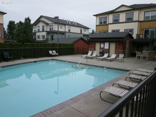 Photo #3: 19498753 Listing 