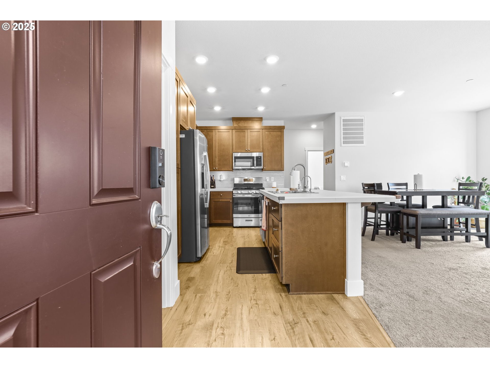 Photo #2: 195051034 Listing 