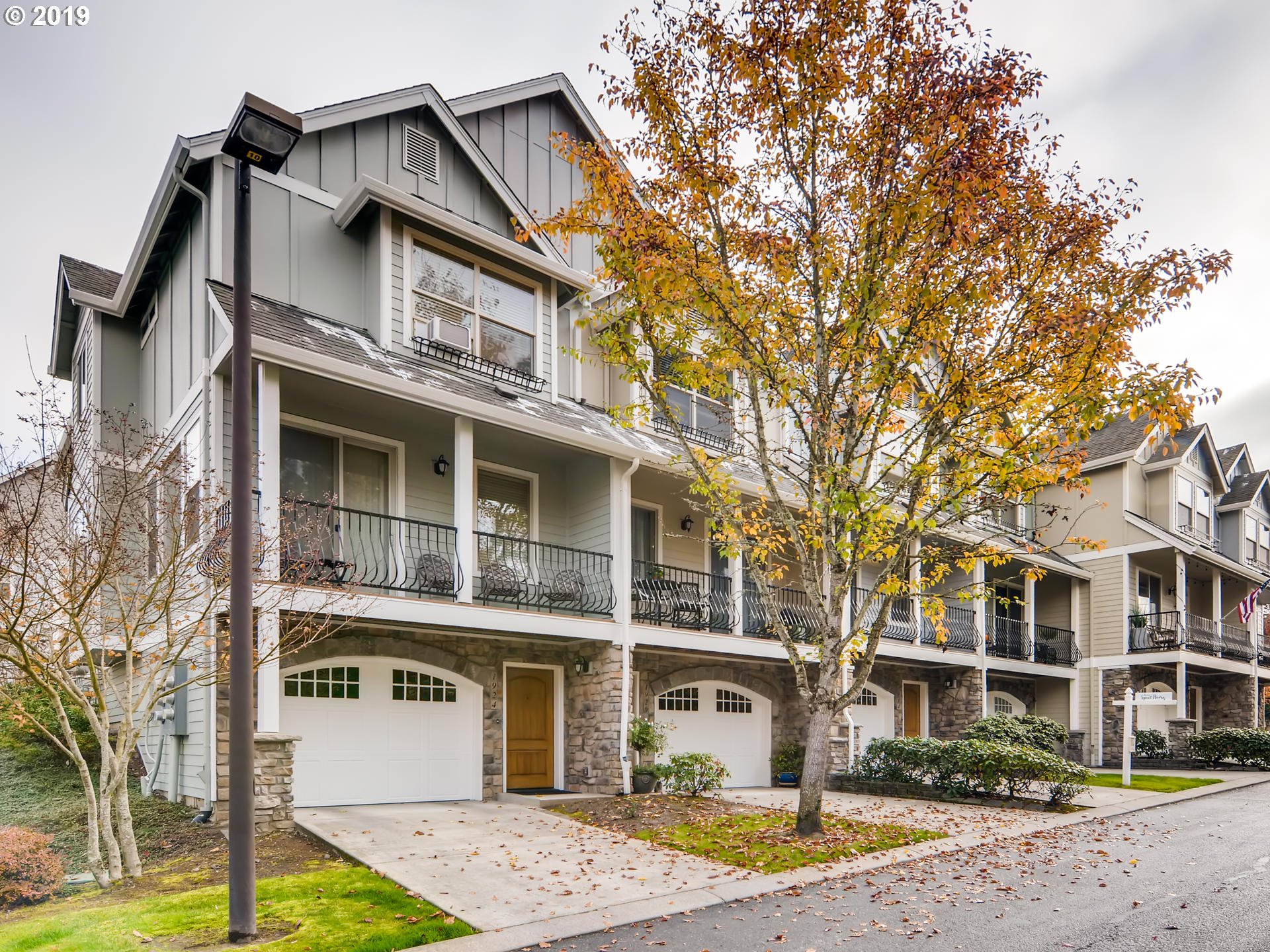 Photo #2: 19508366 Listing 