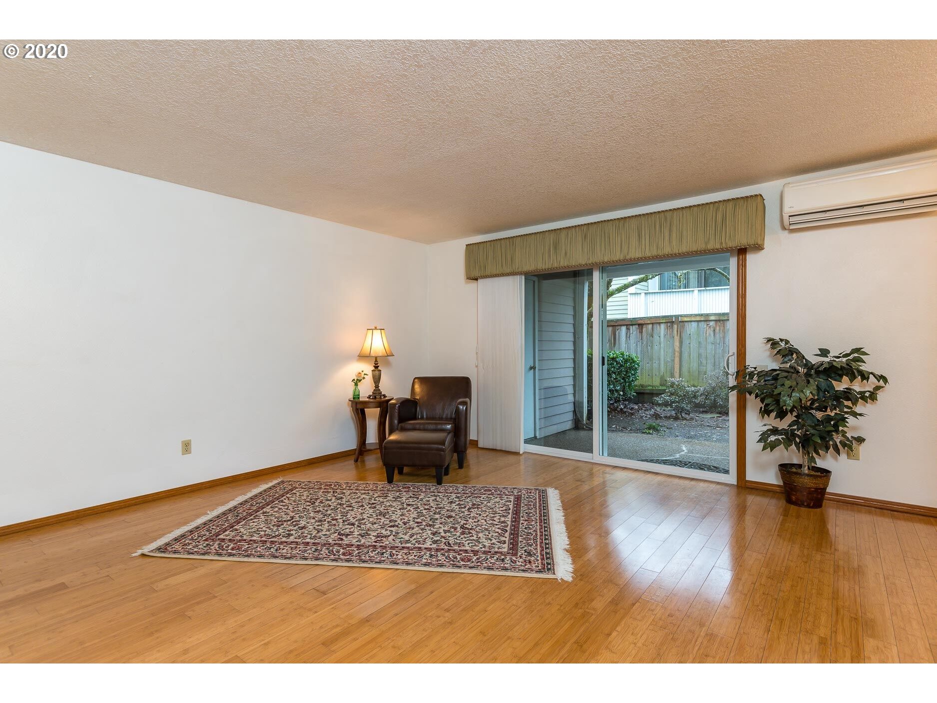 Photo #3: 19511963 Listing 