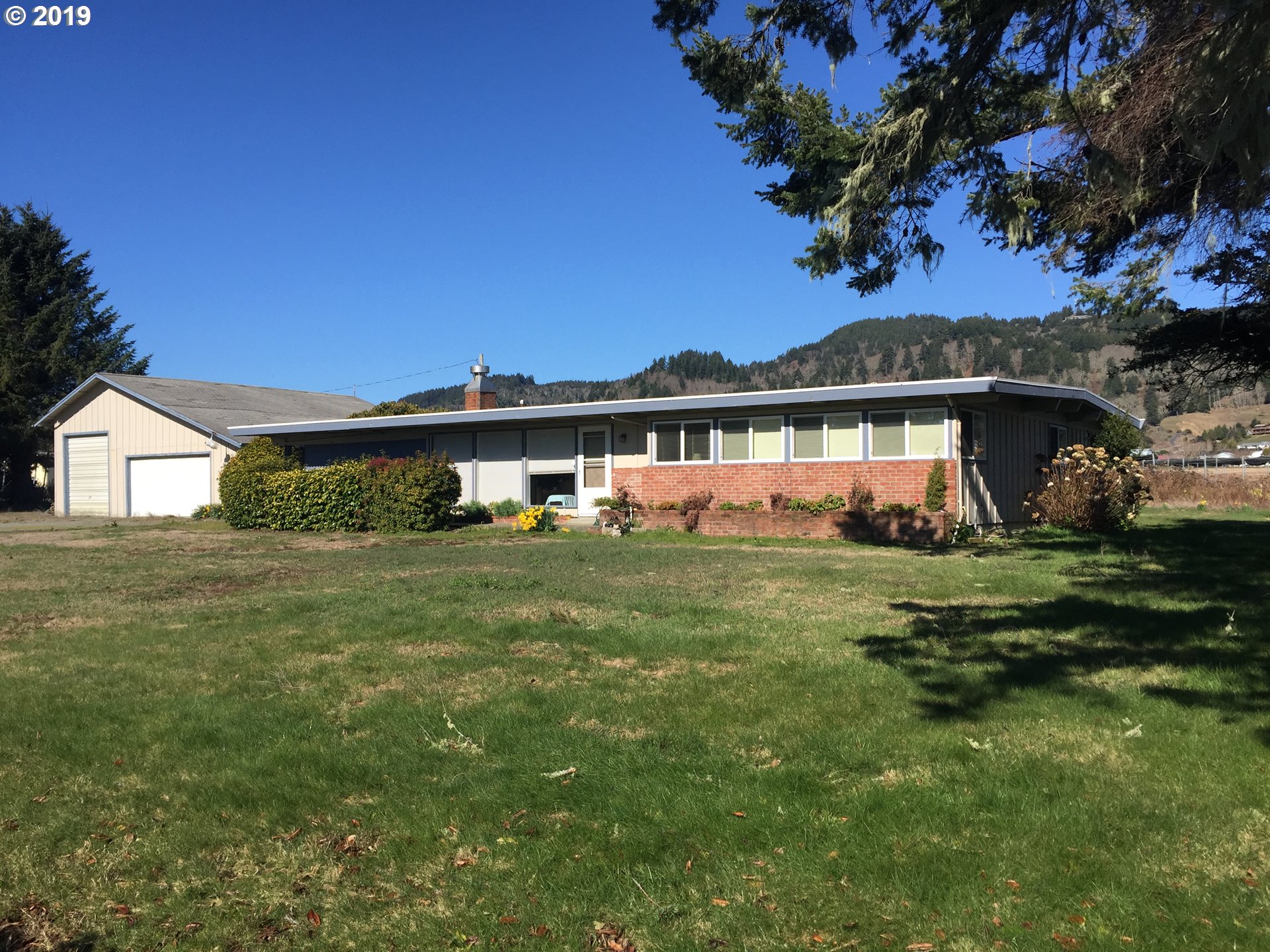 15475 Oceanview Dr , Brookings, OR 97415 MLS19534073 Sold 395,000