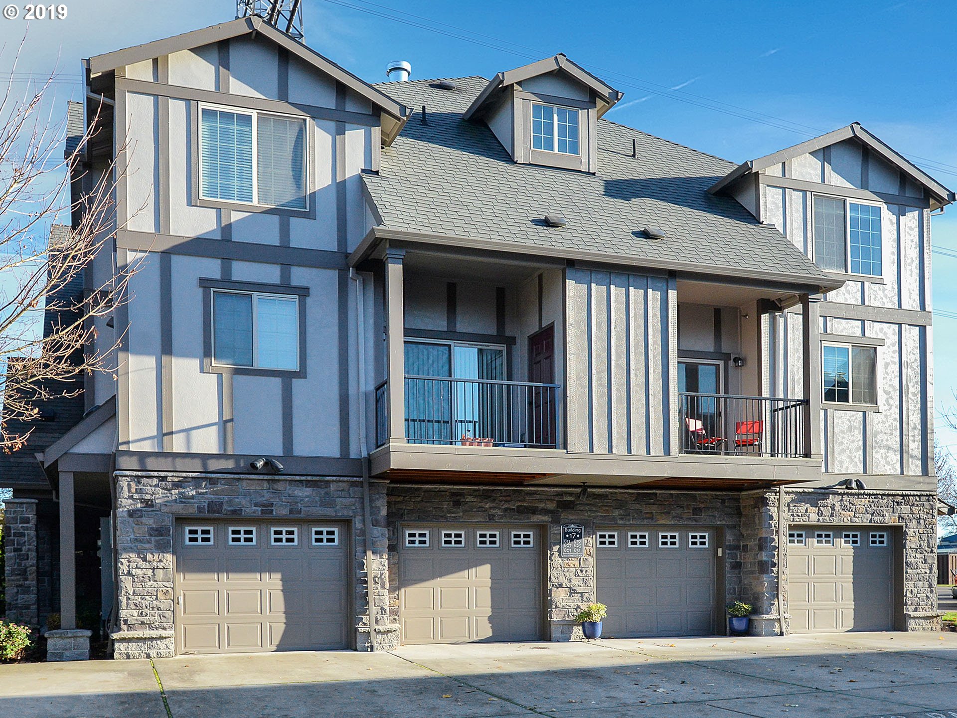 Photo #3: 19538662 Listing 