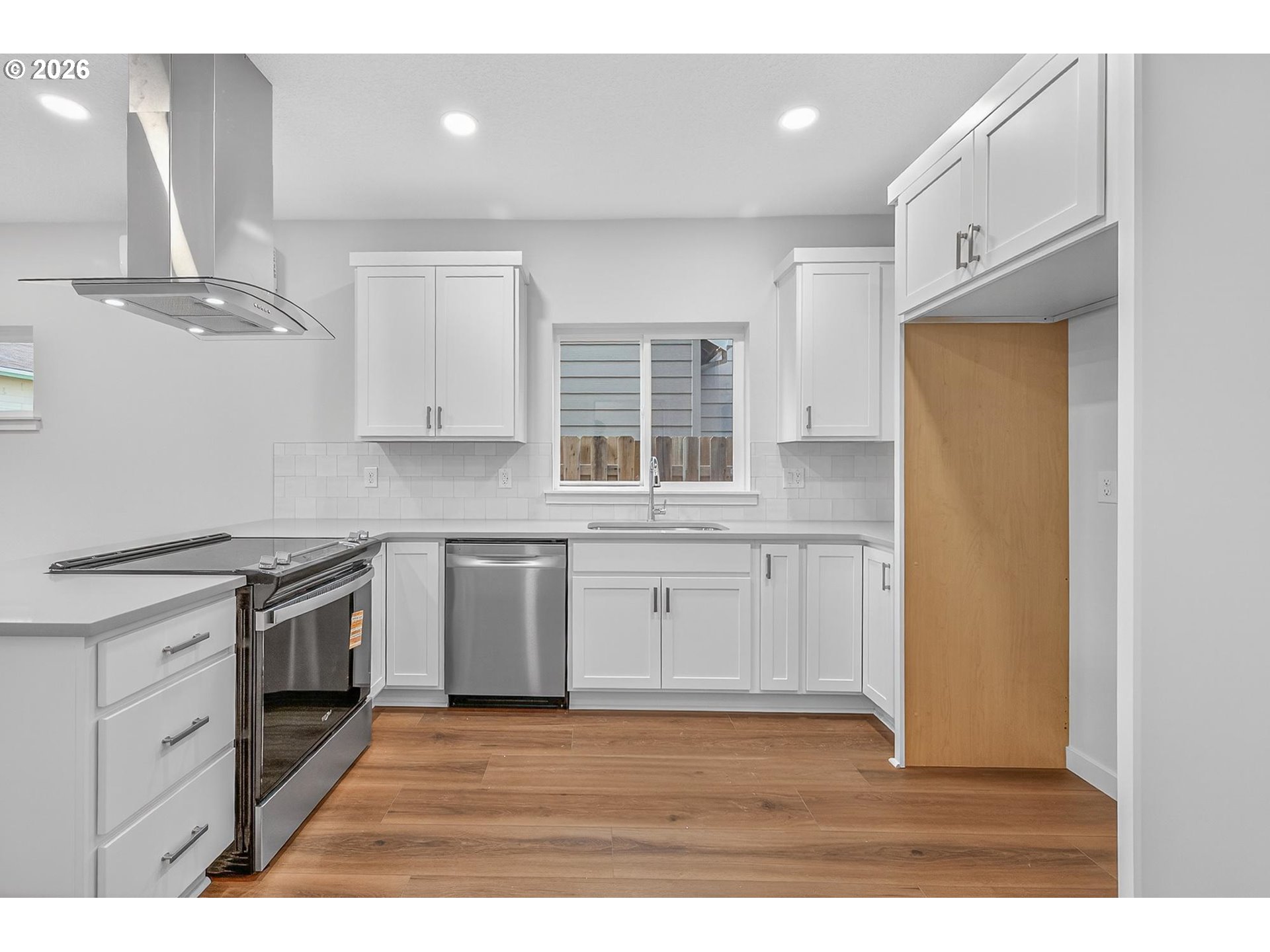 Photo #6: 195473154 Listing: Photo #6