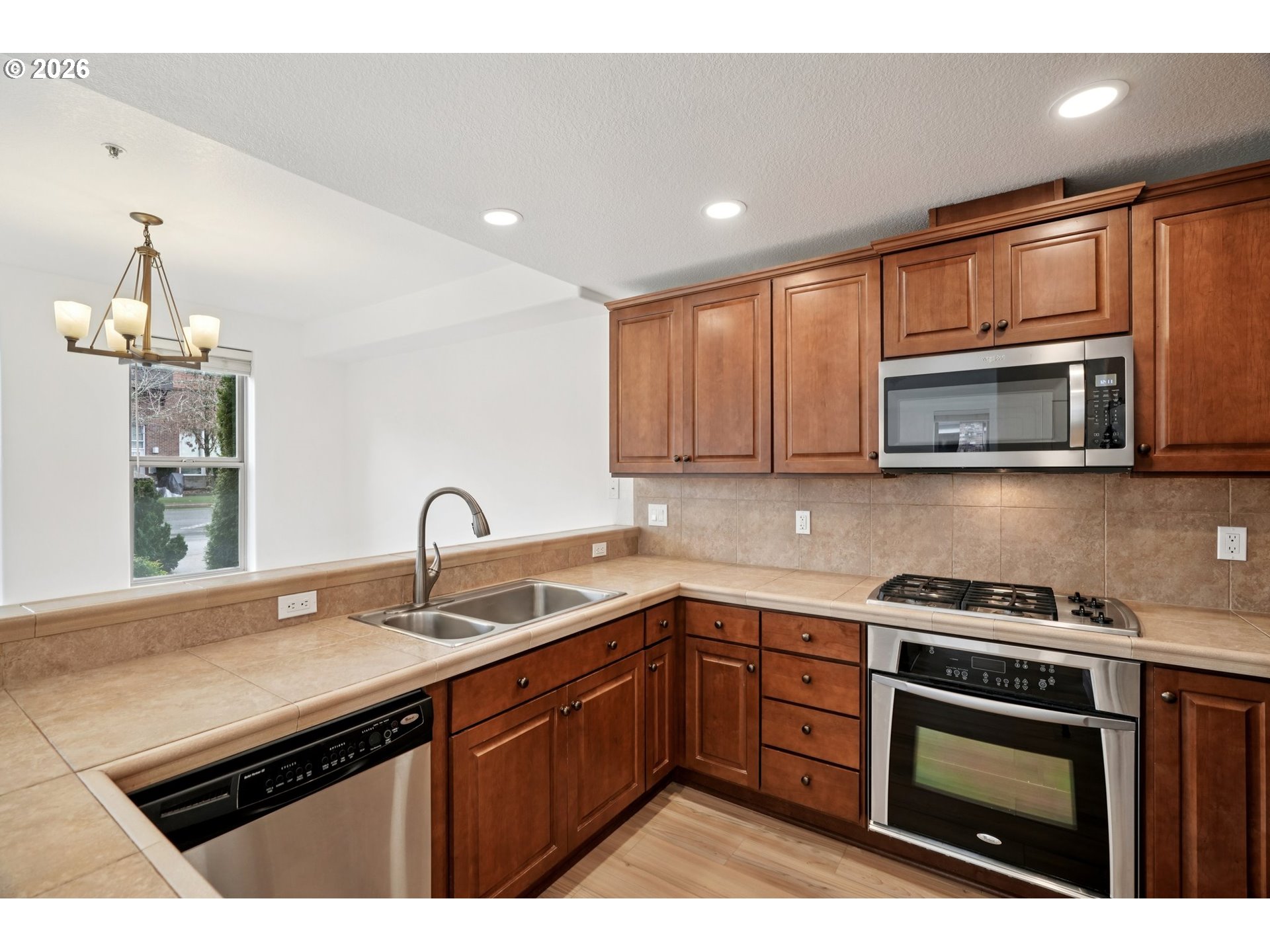 Photo #10: 195549082 Listing: Photo #10