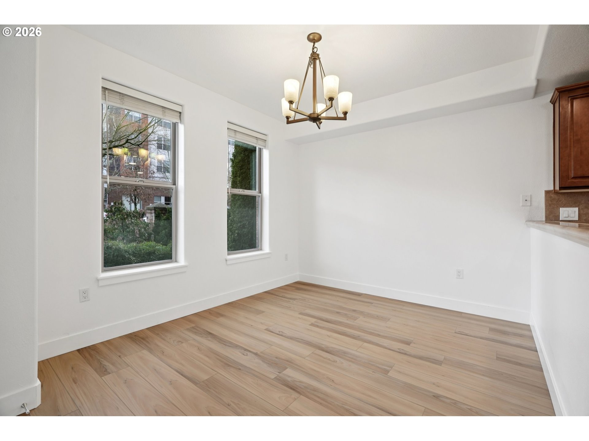 Photo #5: 195549082 Listing: Photo #5