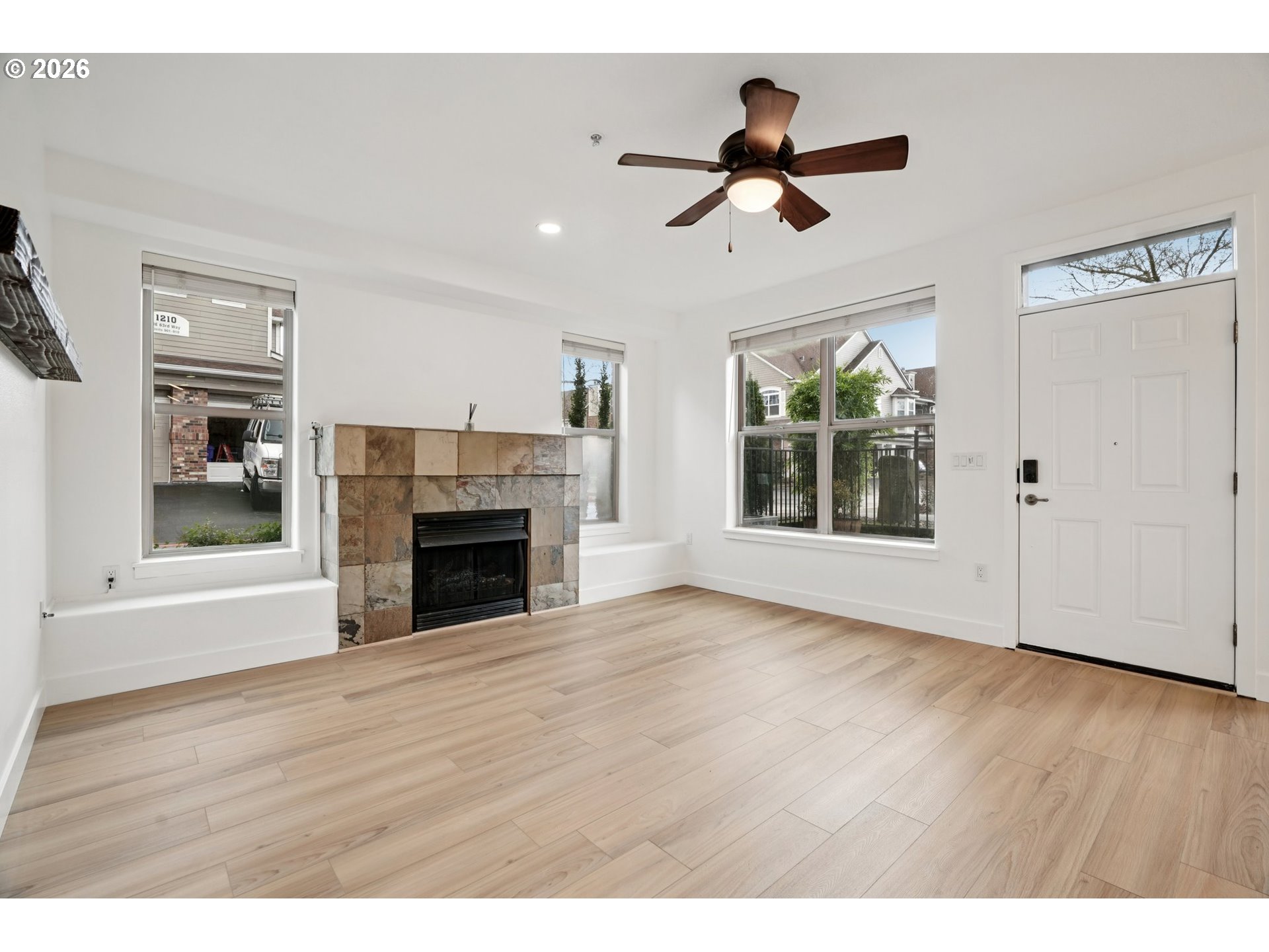 Photo #2: 195549082 Listing: Photo #2