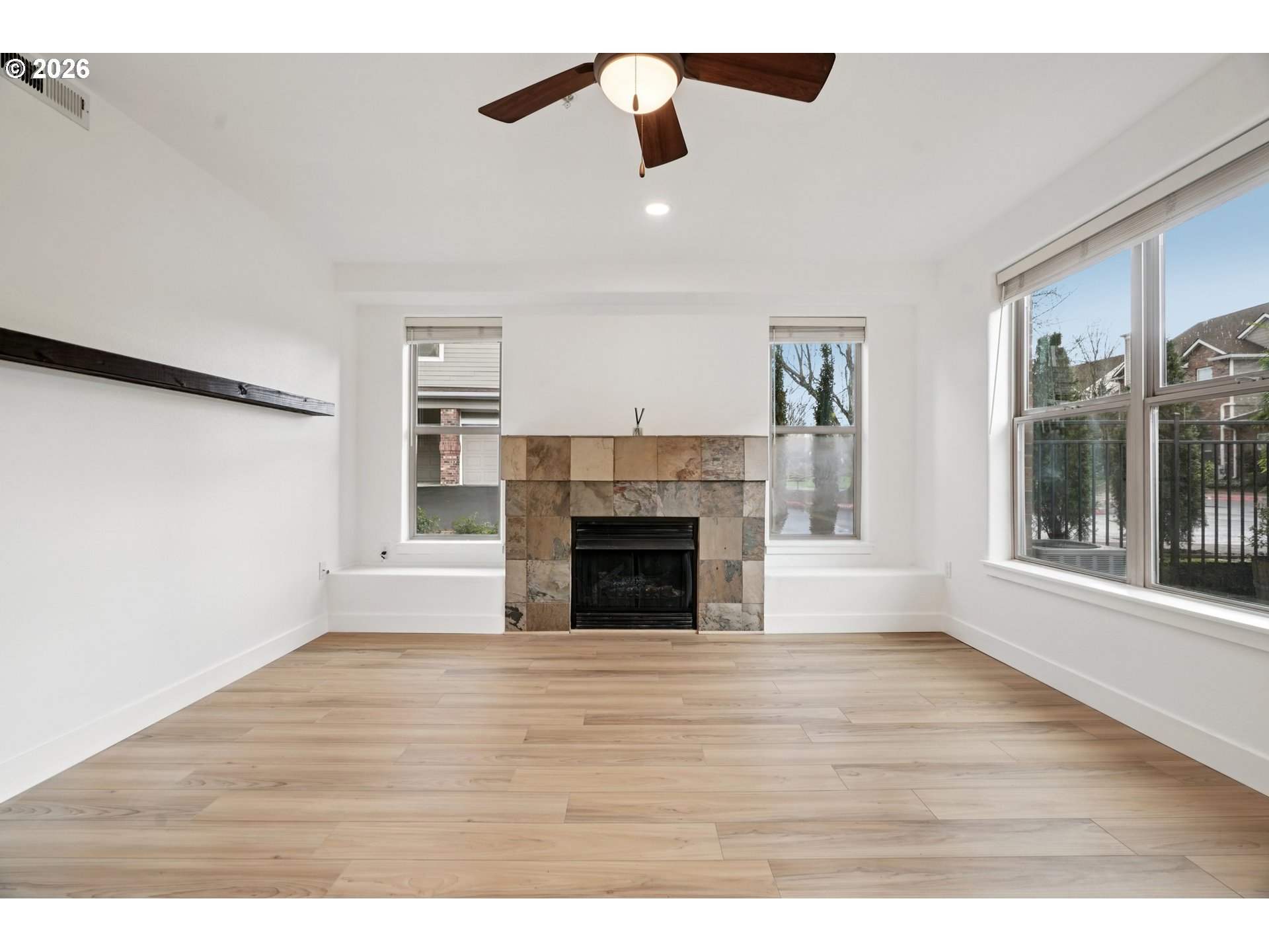 Photo #3: 195549082 Listing: Photo #3