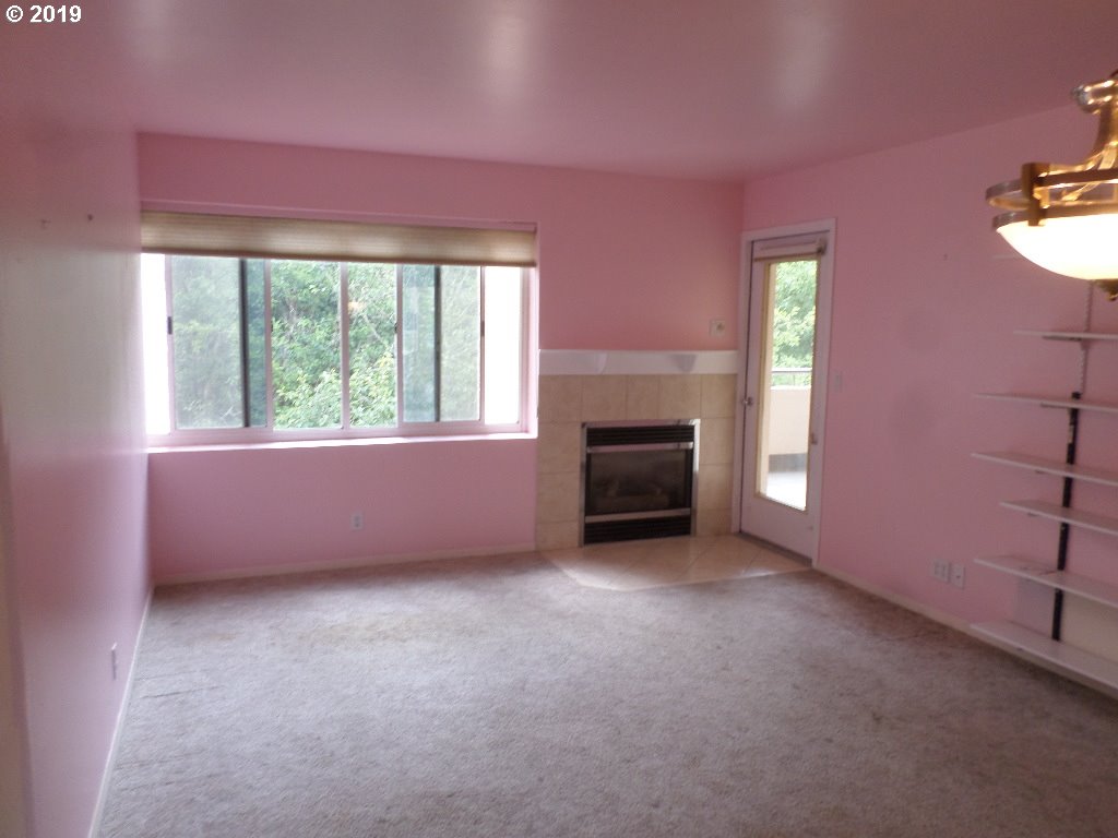 Photo #2: 19557412 Listing 
