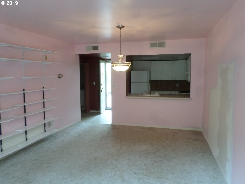 Photo #3: 19557412 Listing 
