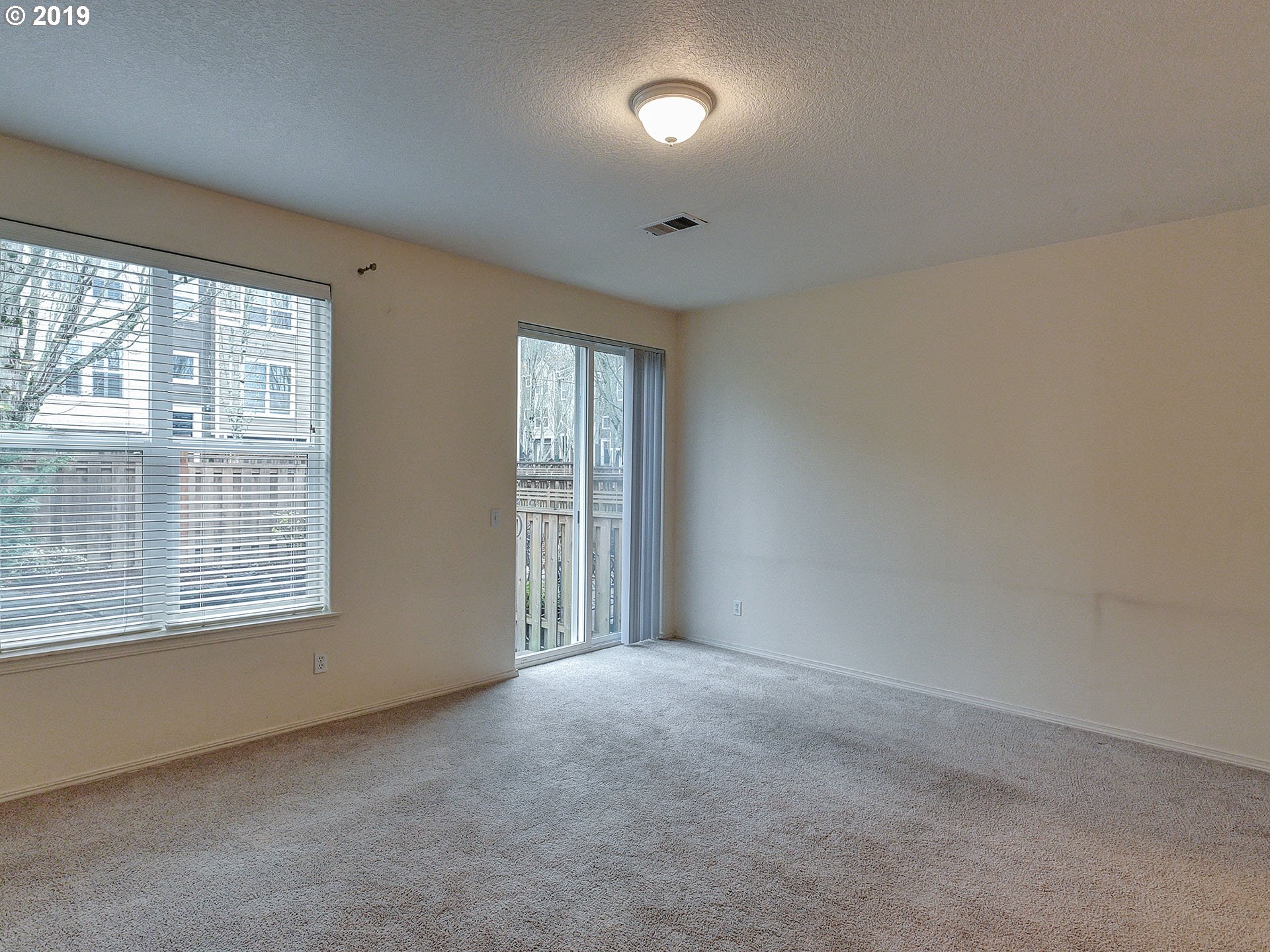Photo #5: 19560174 Listing 