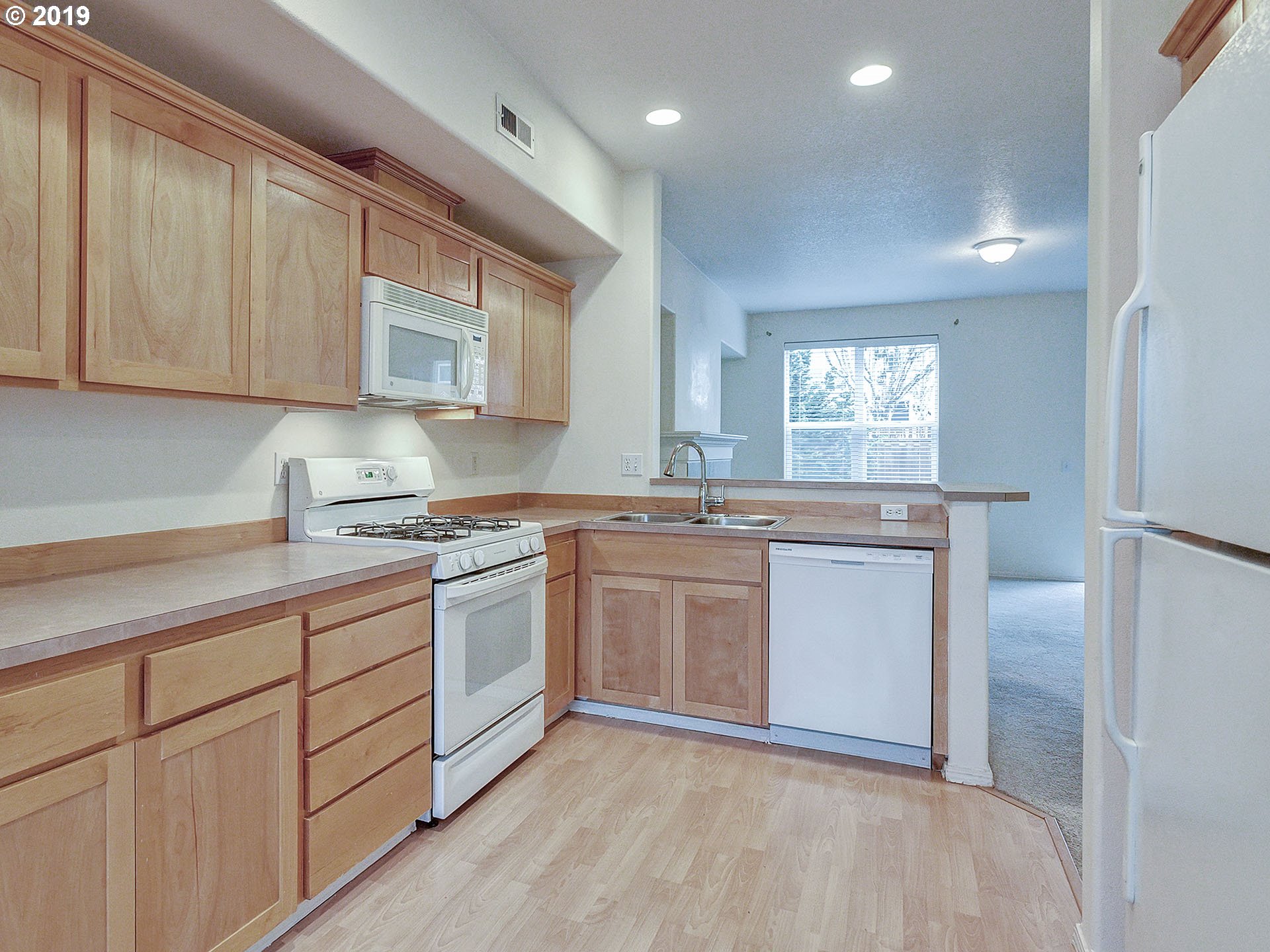 Photo #6: 19560174 Listing 