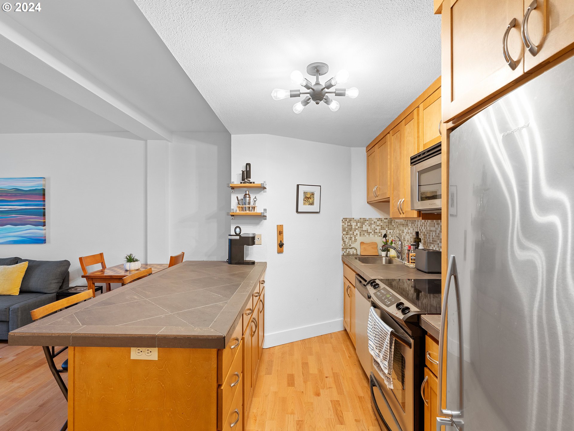 Photo #6: 195912714 Listing: Photo #6