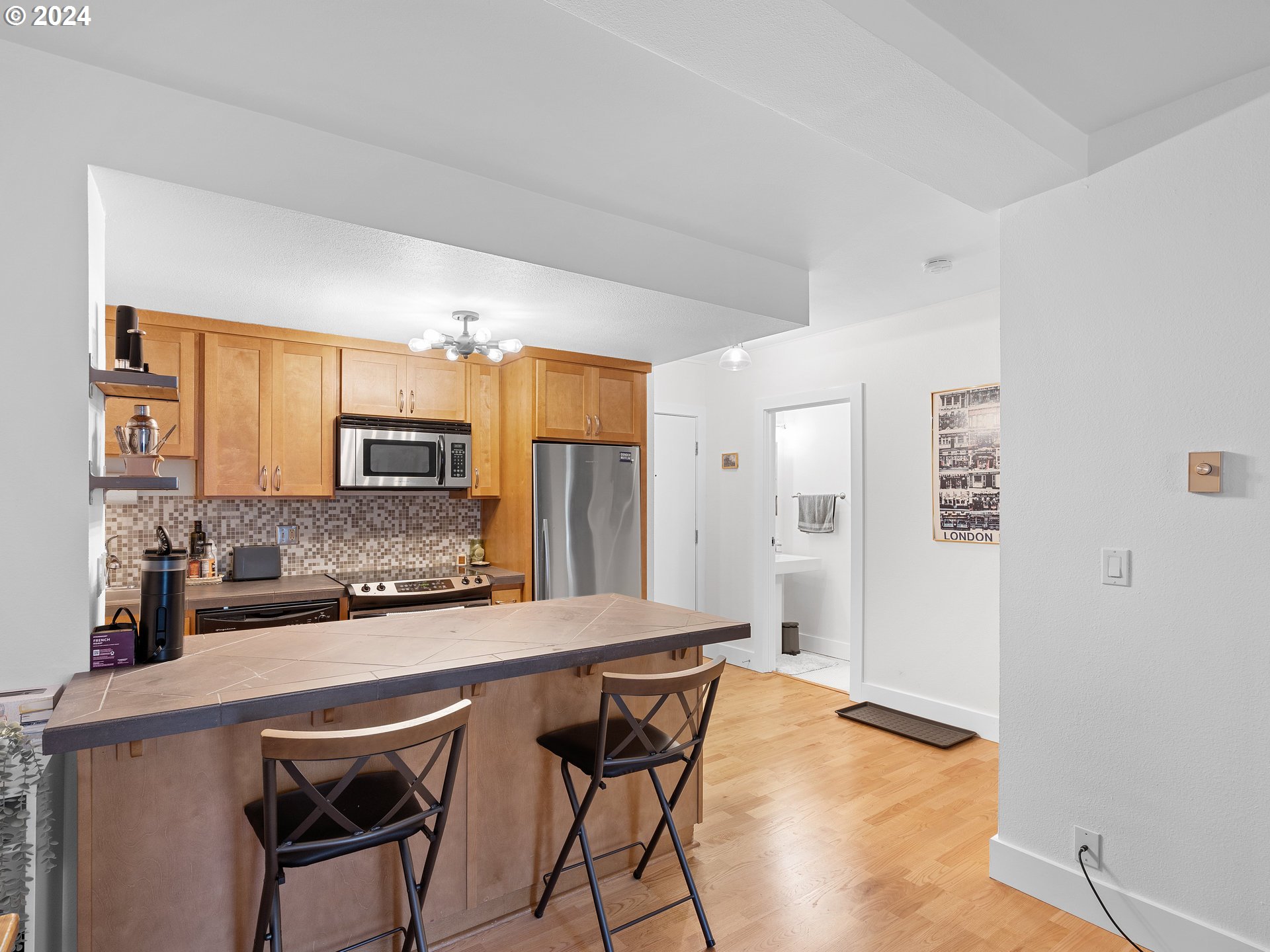 Photo #8: 195912714 Listing: Photo #8