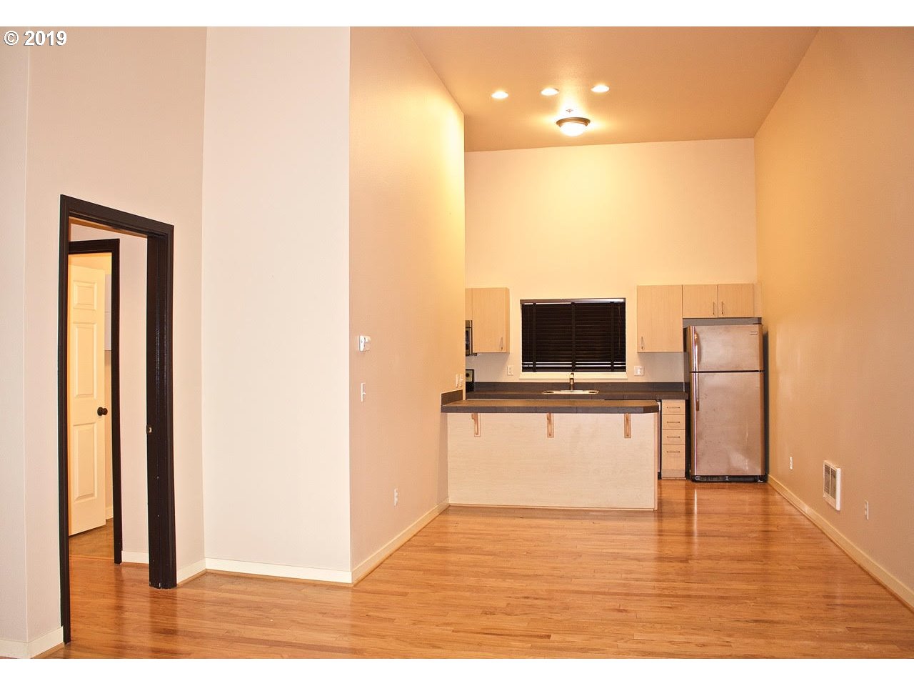 Photo #4: 19612095 Listing 