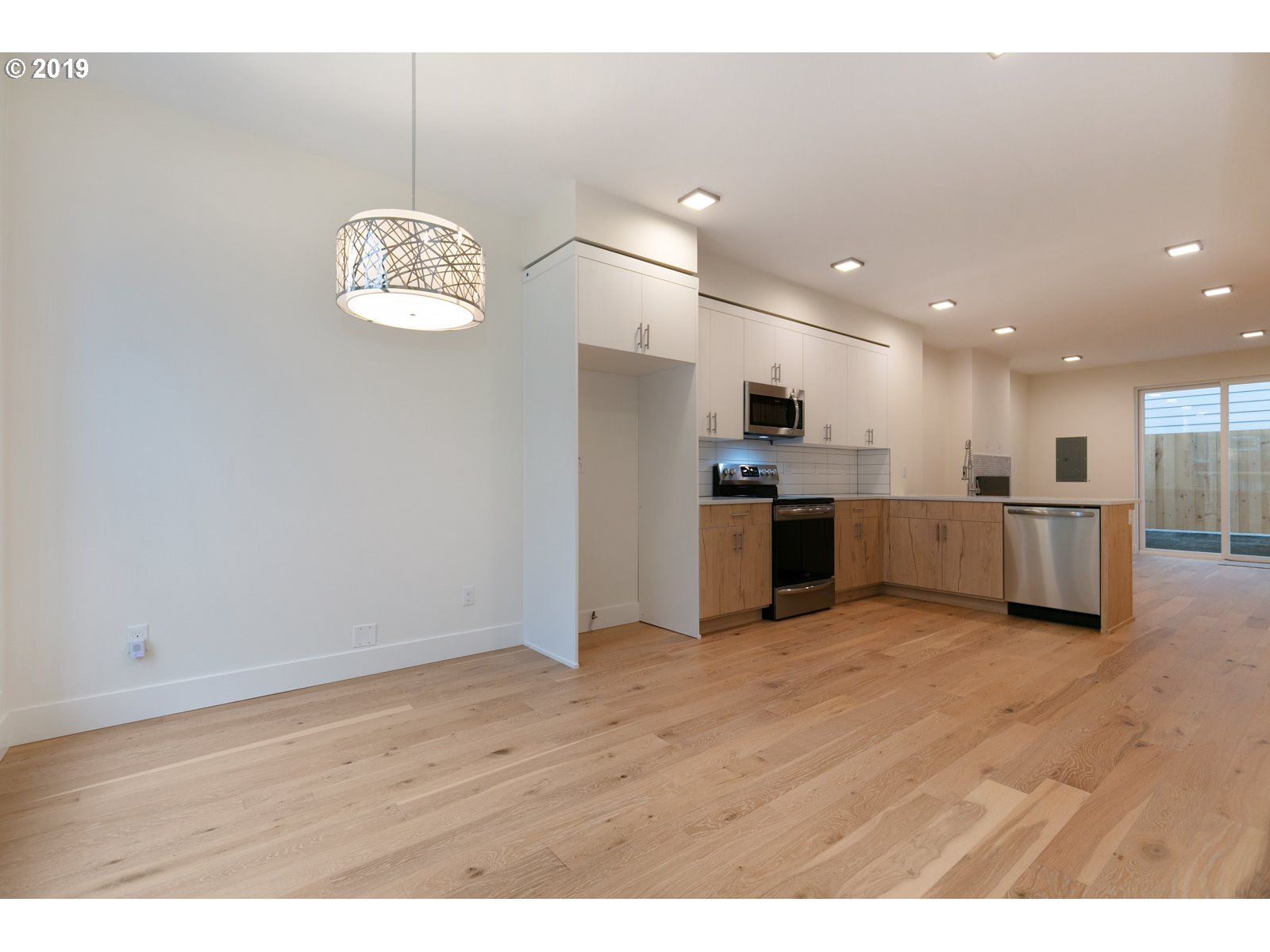 Photo #6: 19622439 Listing 