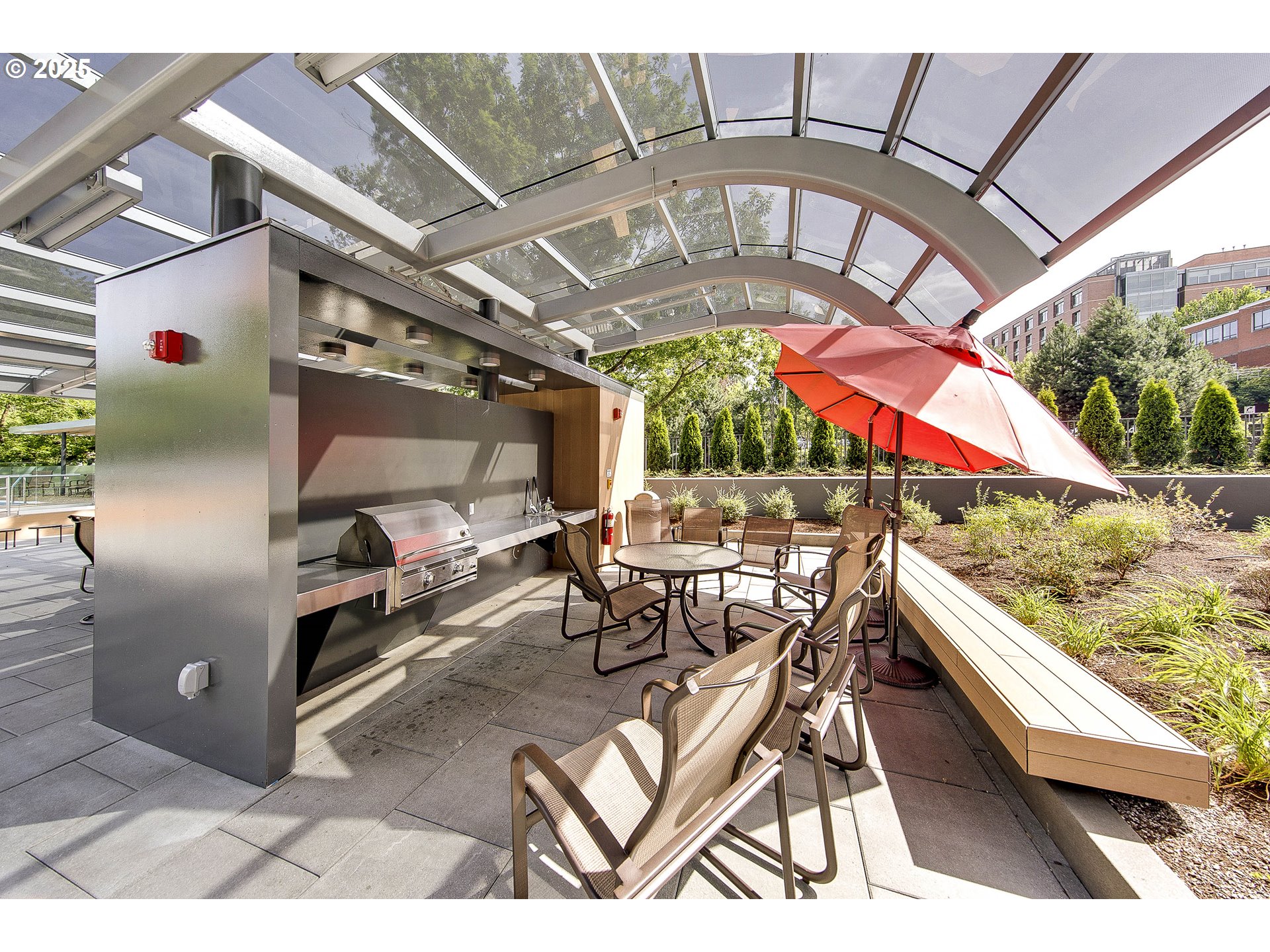 Photo #5: 196274819 Listing 