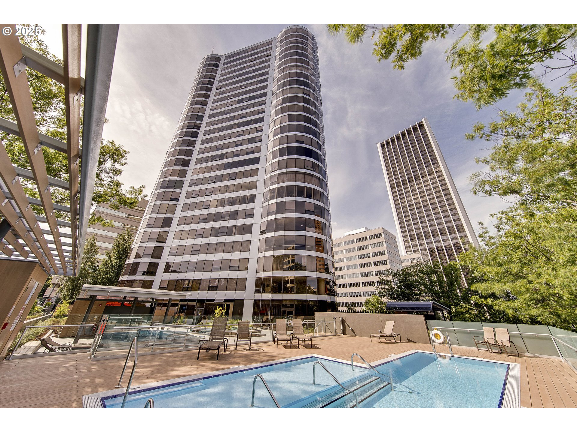 Photo #2: 196274819 Listing 
