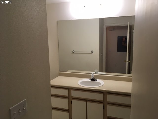 Photo #6: 19635709 Listing 