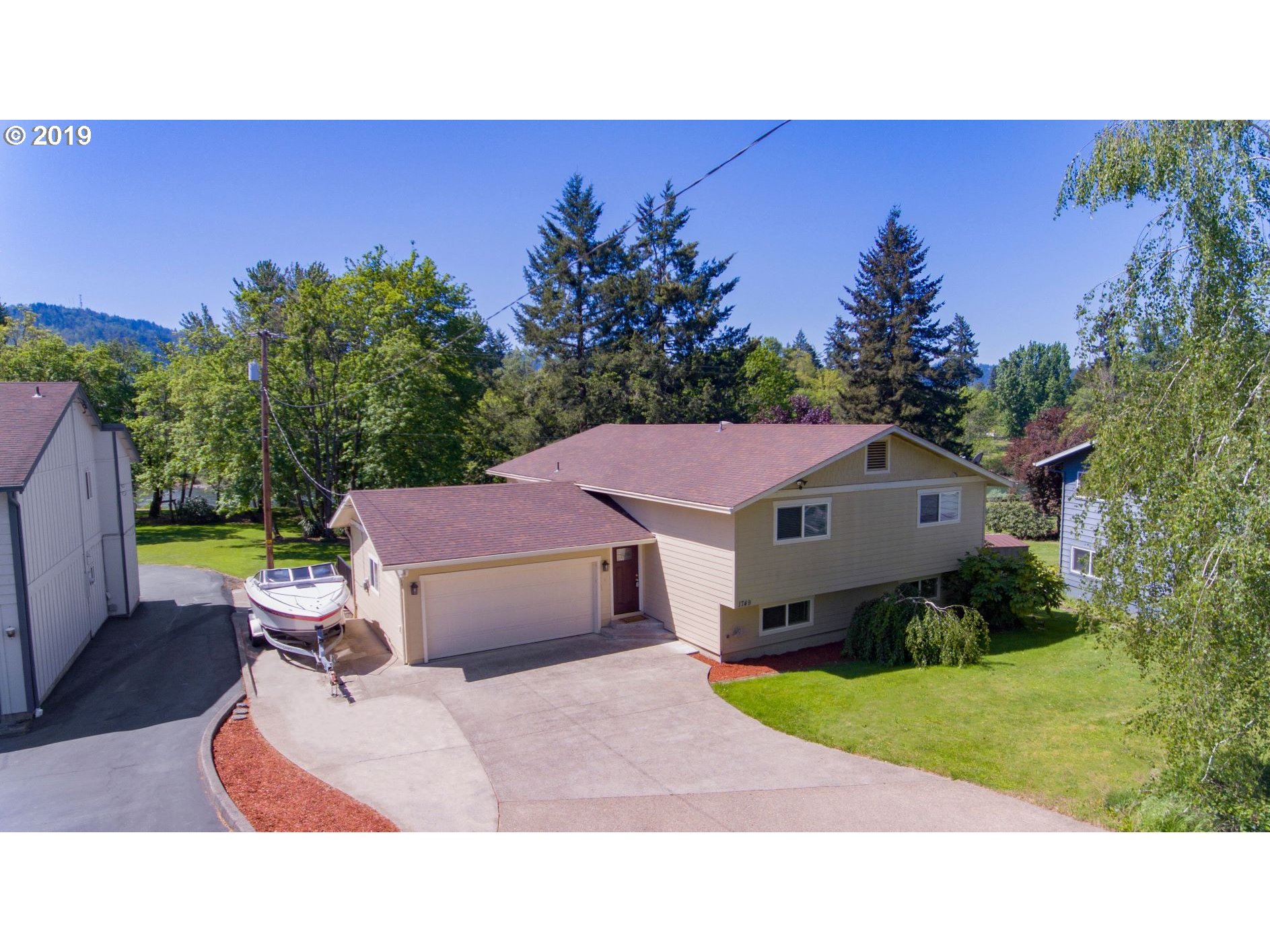 1749 NW RIVERVIEW DR, Roseburg, OR 97471